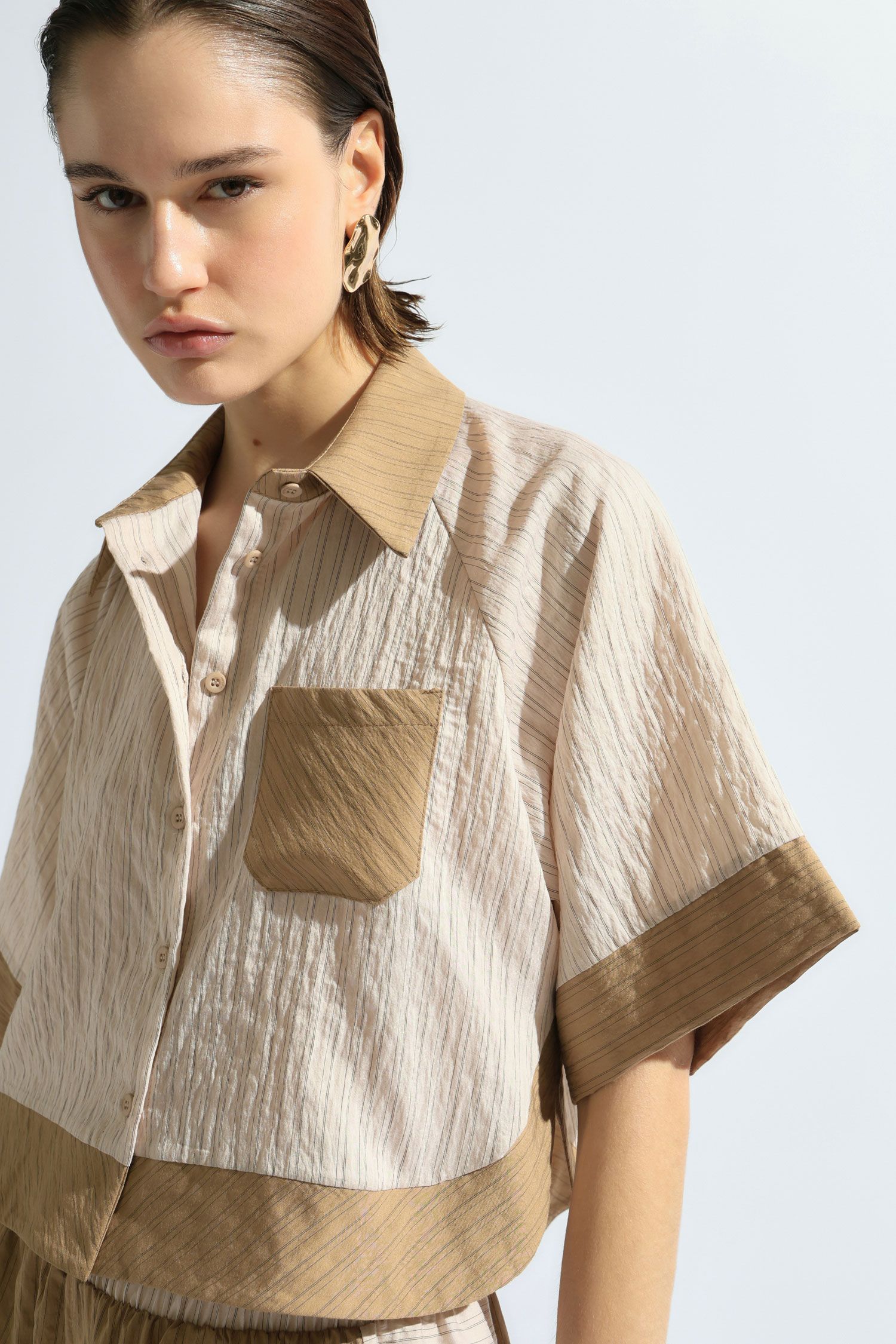 Chemise courte à rayures