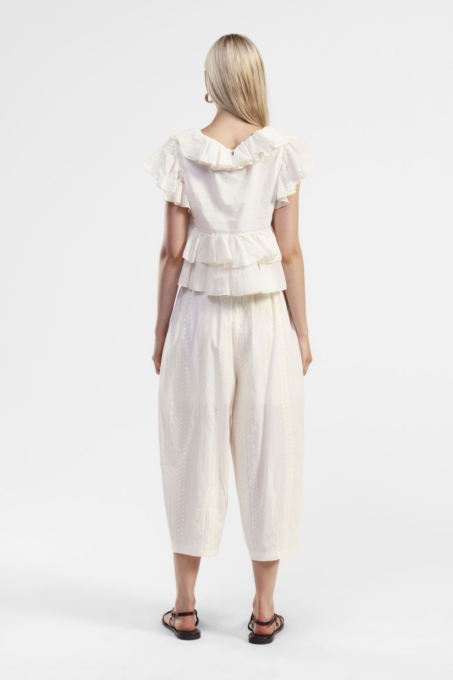 Wide-leg trousers with medium waist