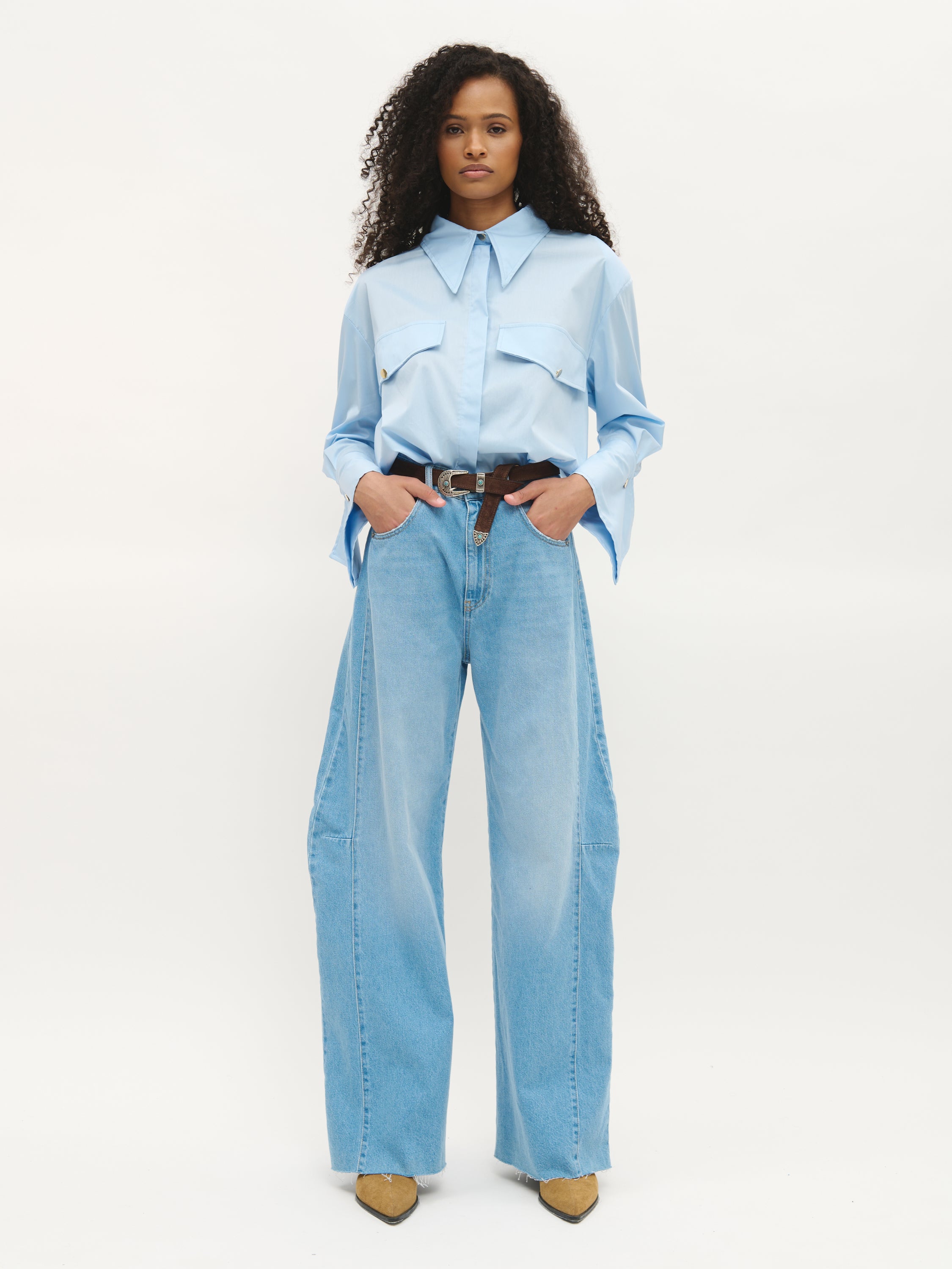 Chemise à poignets surdimensionnés