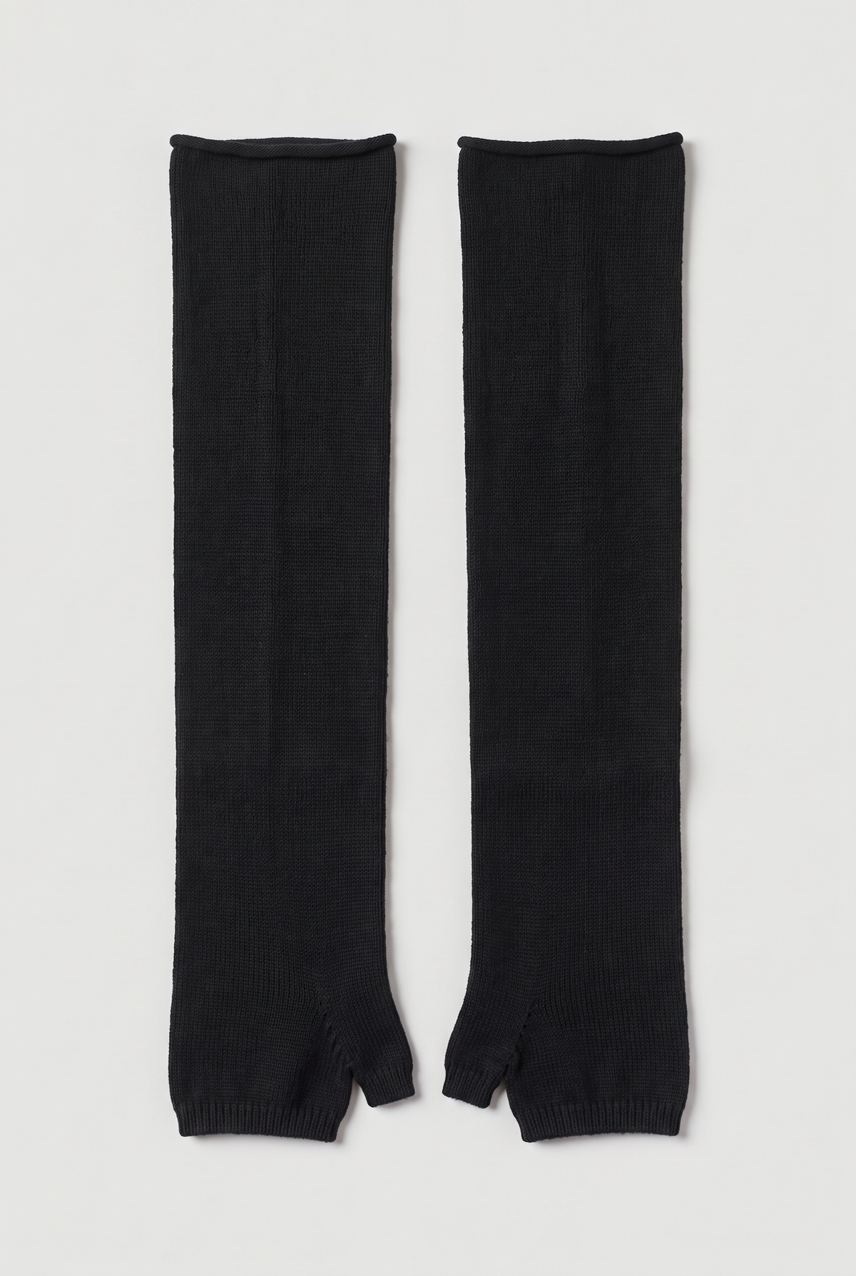 Long fingerless knit gloves in Black
