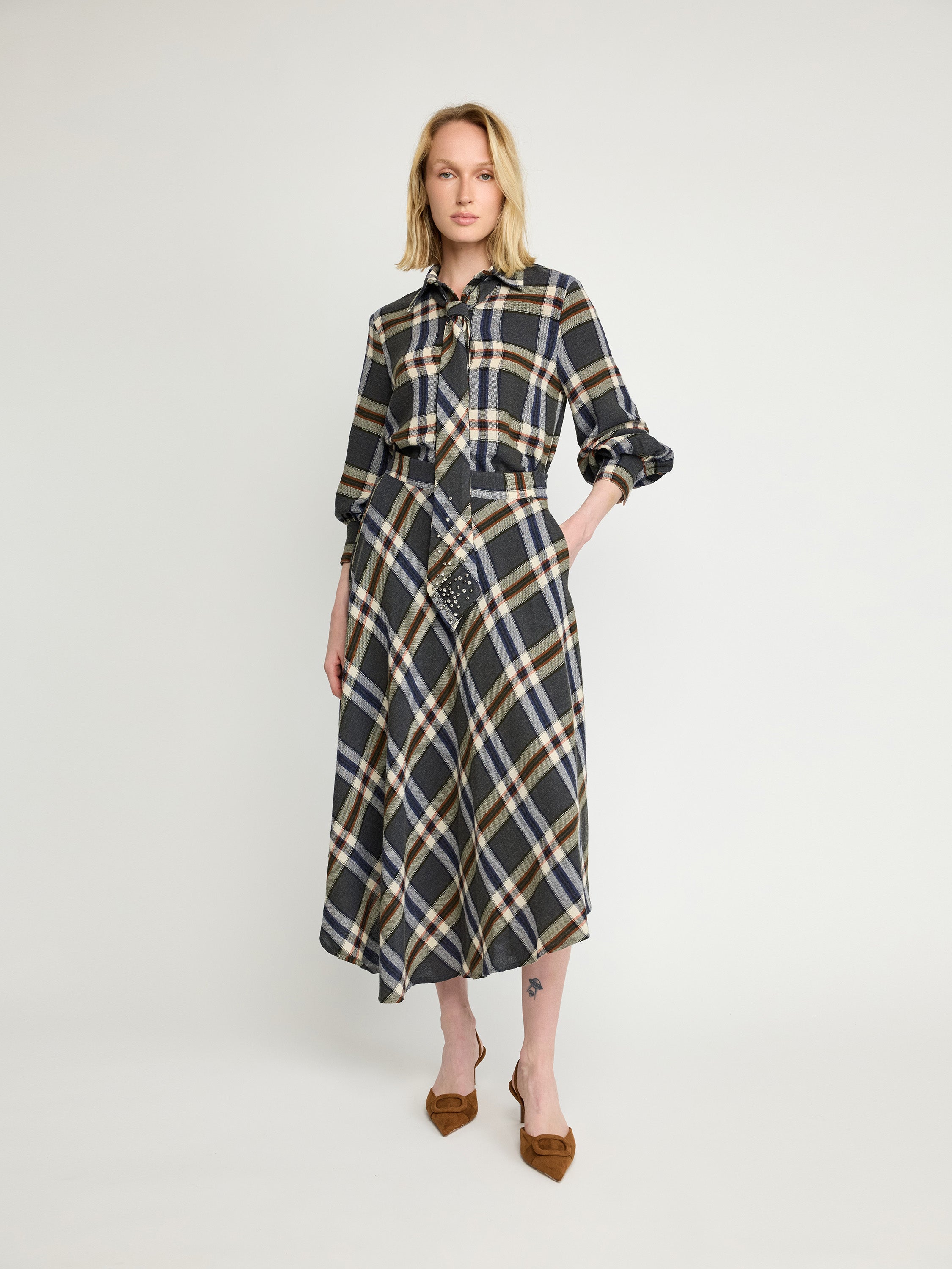 Jupe midi asymétrique à carreaux