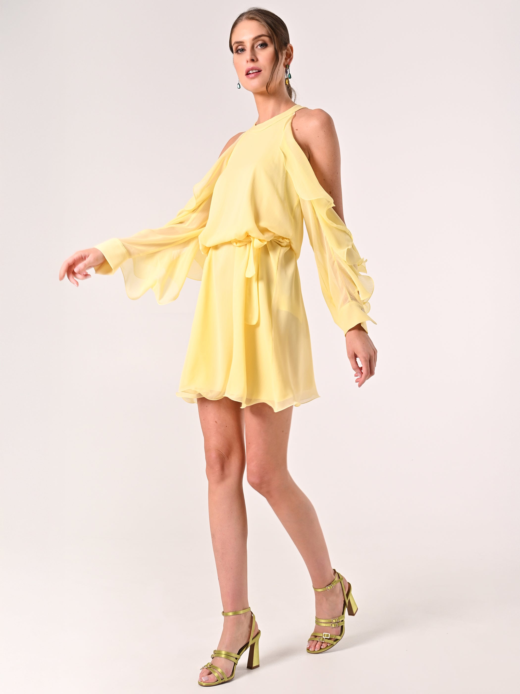 Robe jaune à volants