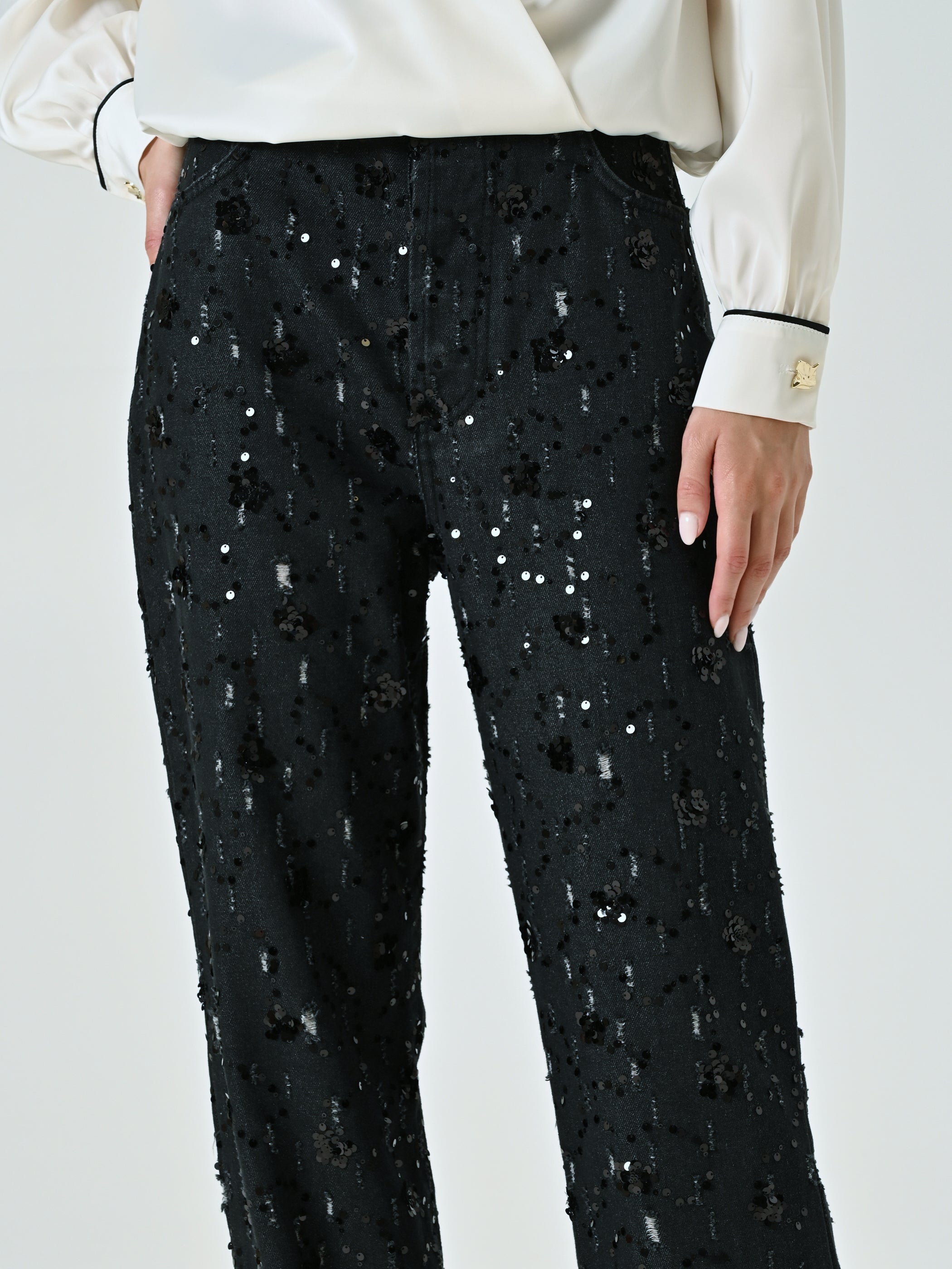 Pantalon en jean orné de paillettes