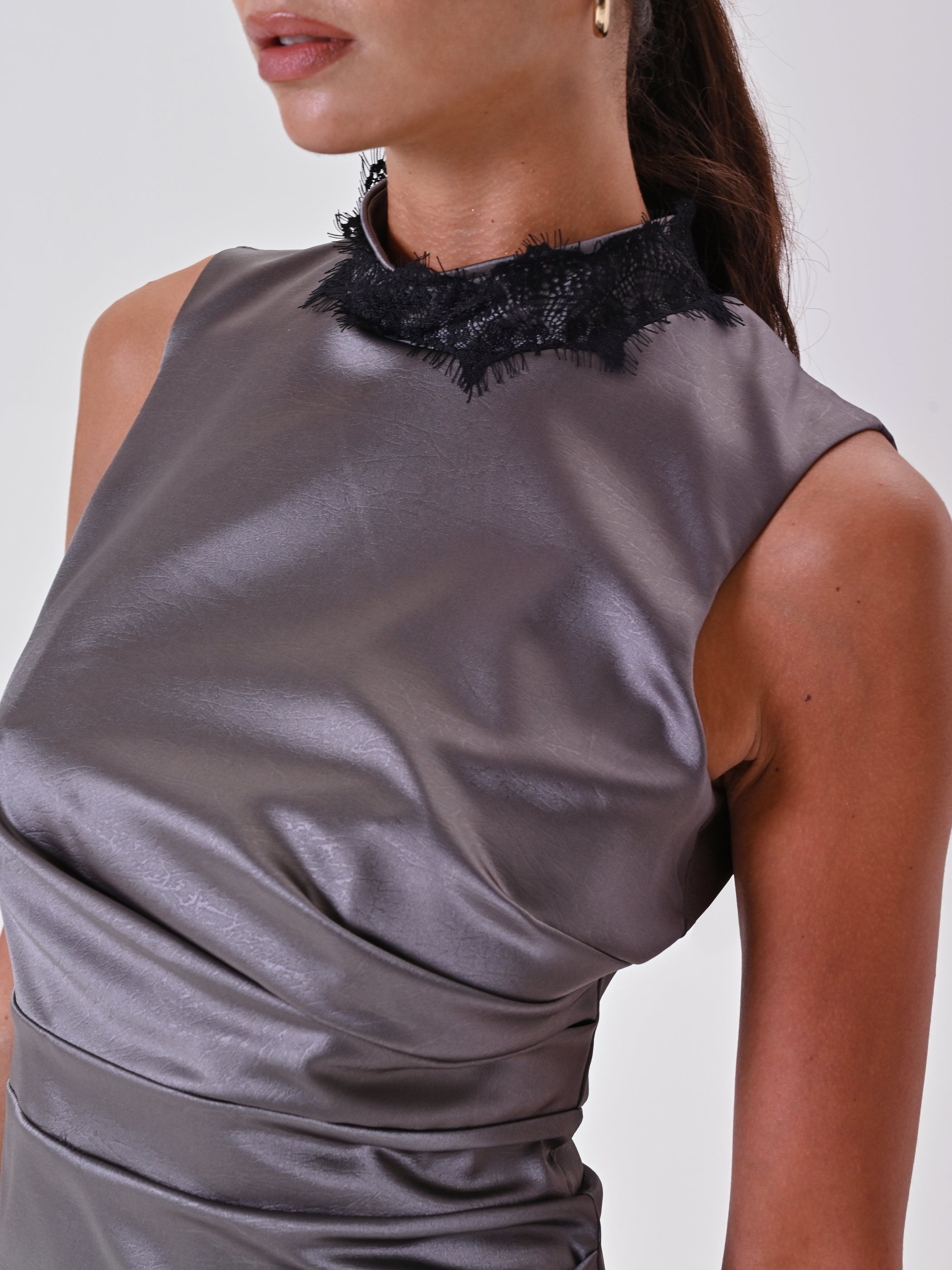 Robe fourreau en satin