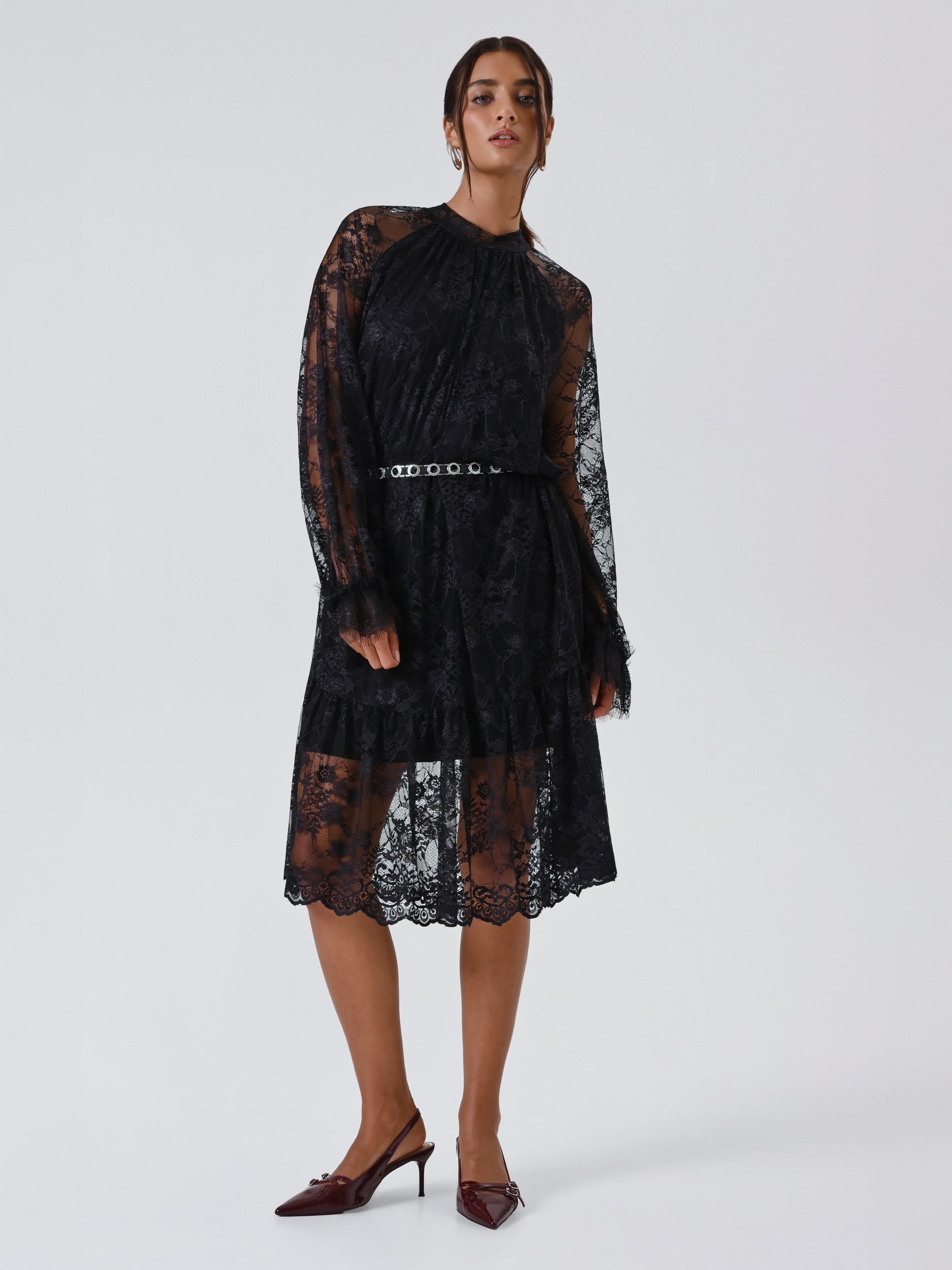 Robe en dentelle noire