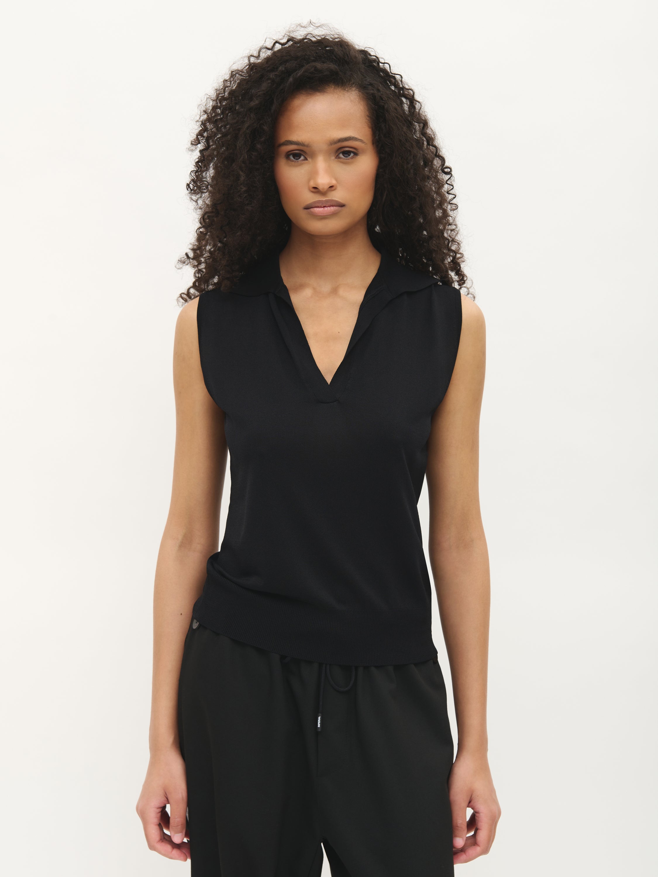 Polo en maille légère sans manches