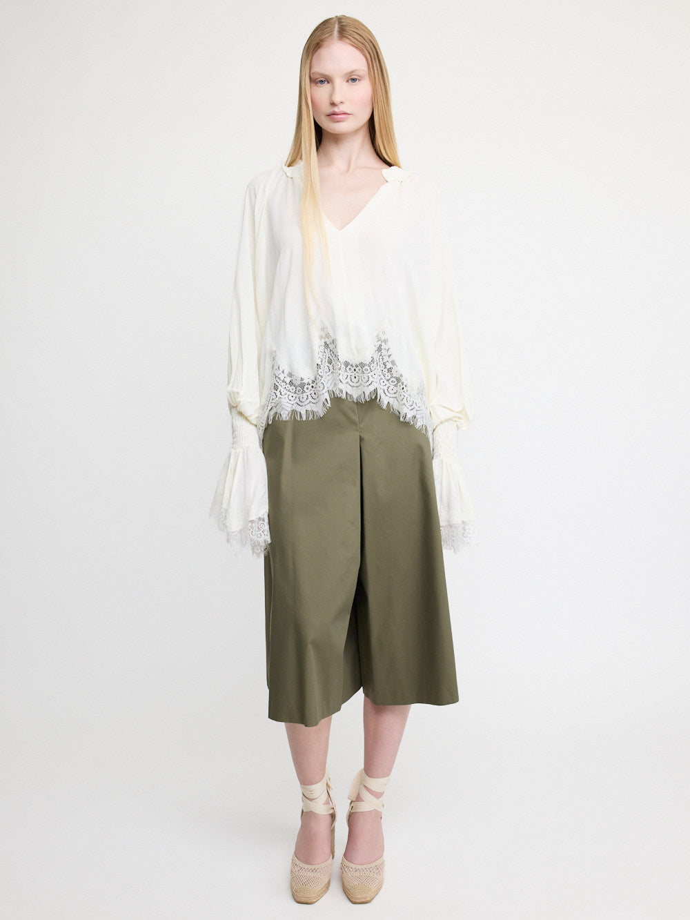 Chemisier crêpe bordé de dentelle