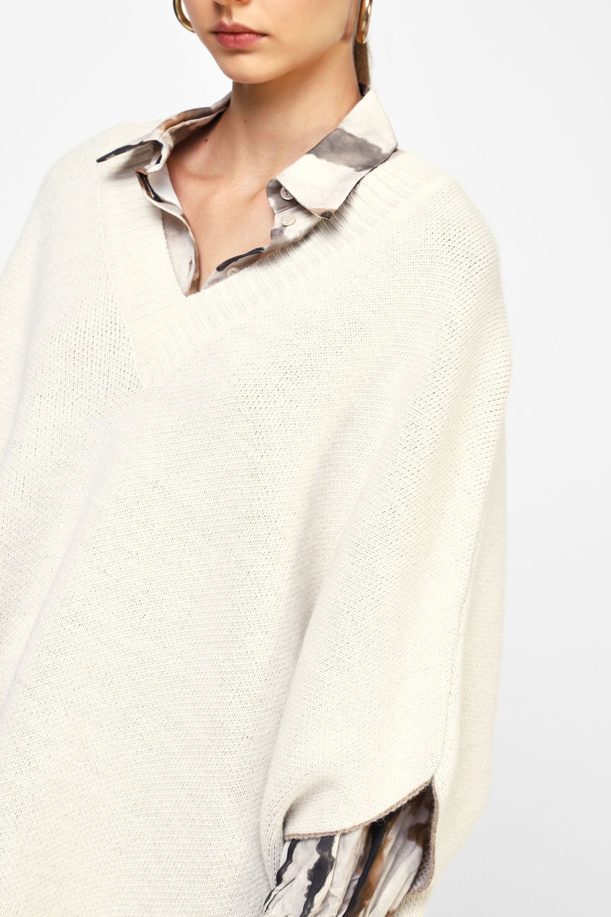 Poncho with V-neckline