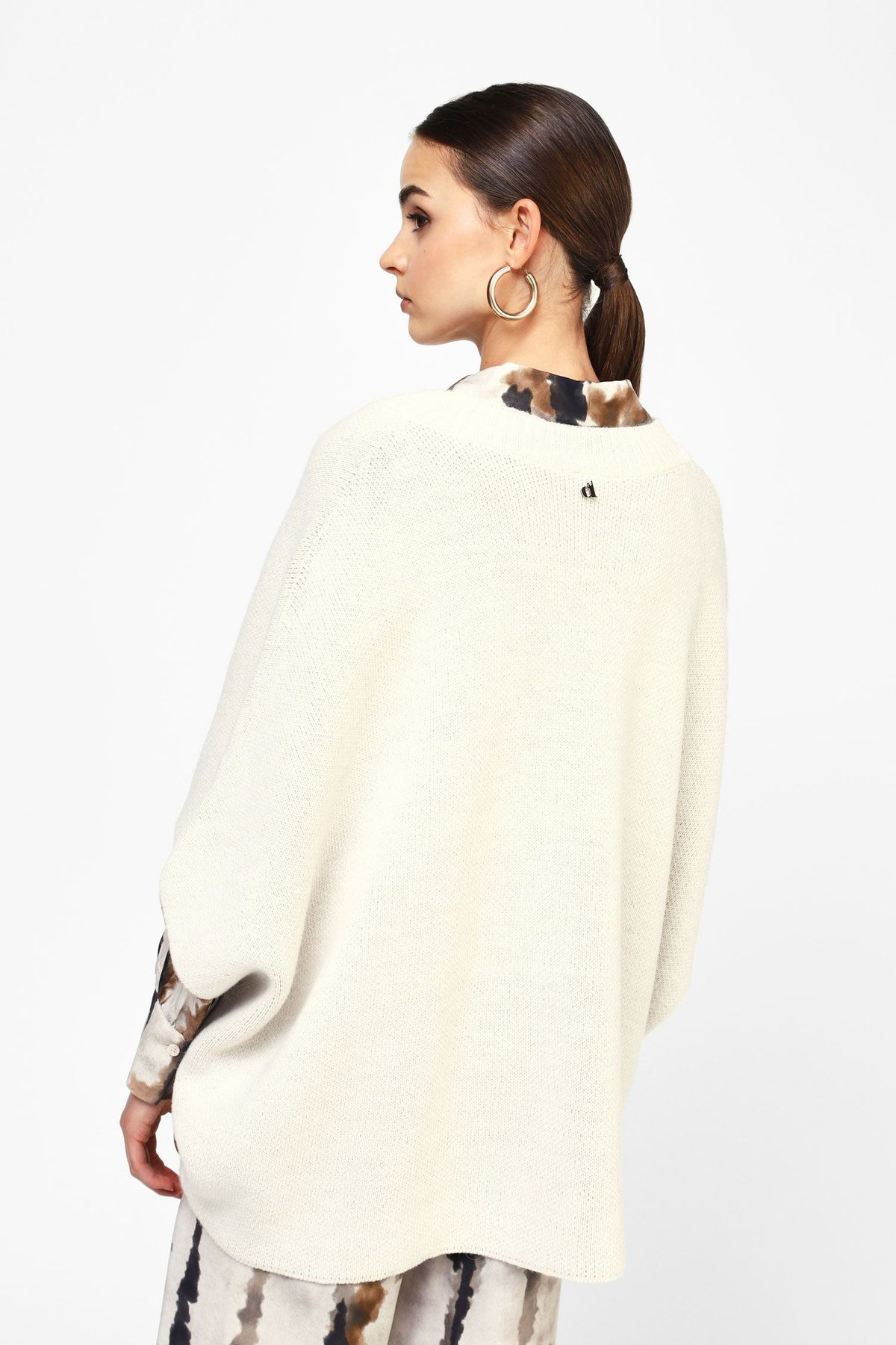 Poncho with V-neckline