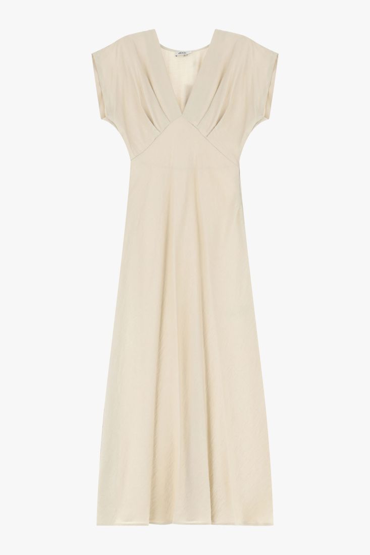 Long dress with v-neckline