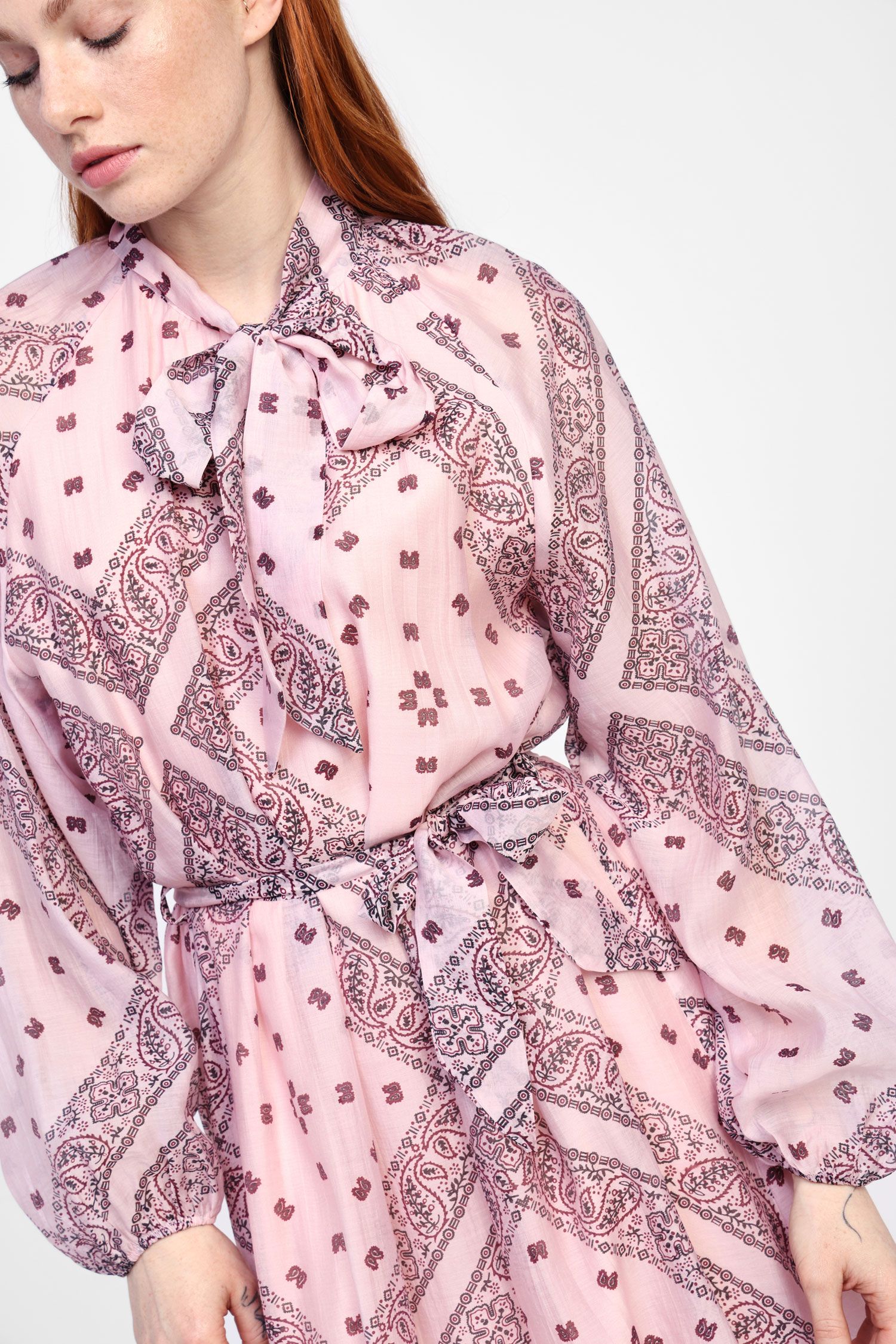 Robe longue imprimée avec ceinture