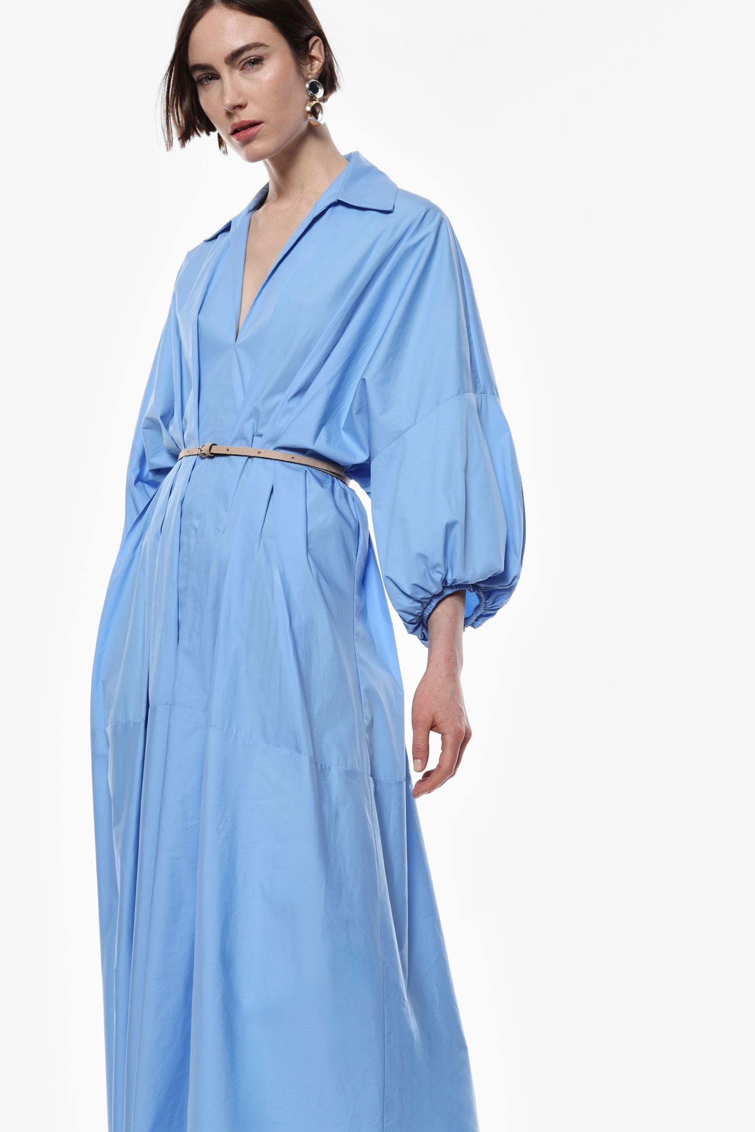 Robe longue ceinturée
