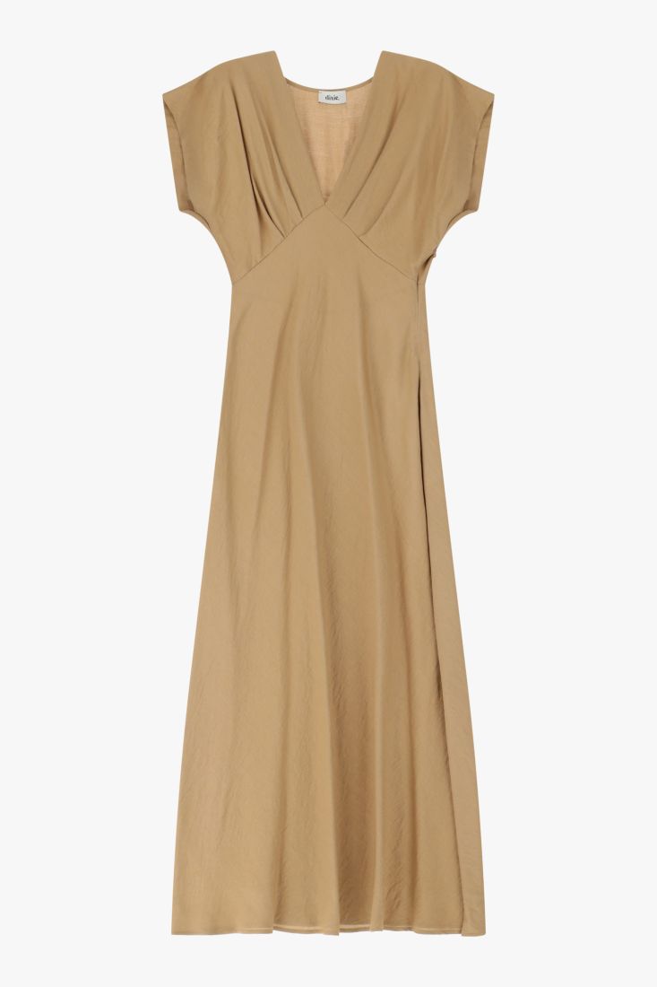 Long dress with v-neckline