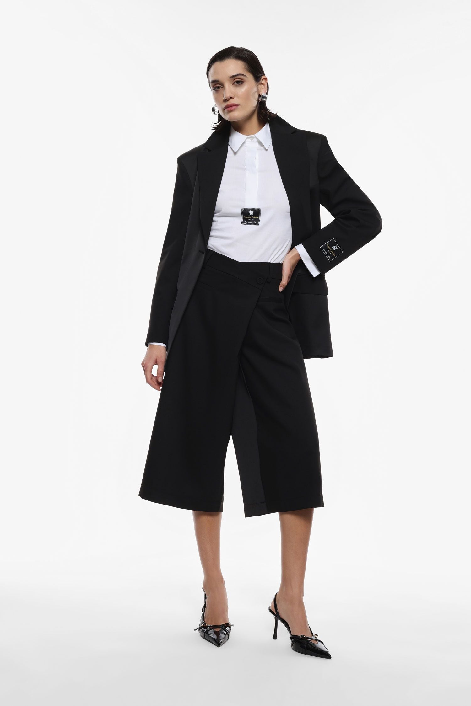 Cropped Trousers With Wrap Closure