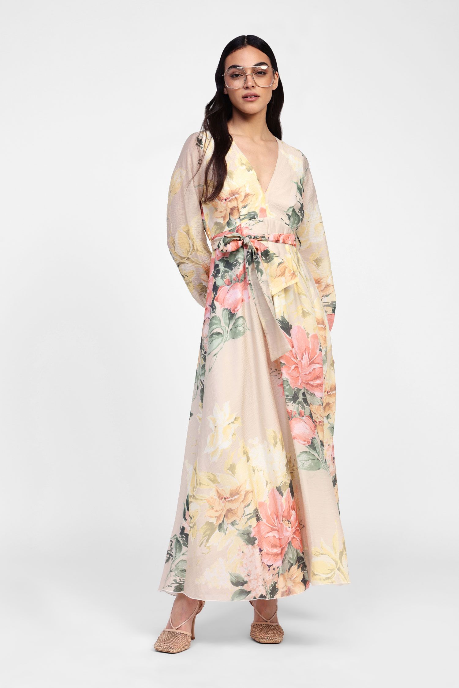 Robe longue fleurie avec ceinture