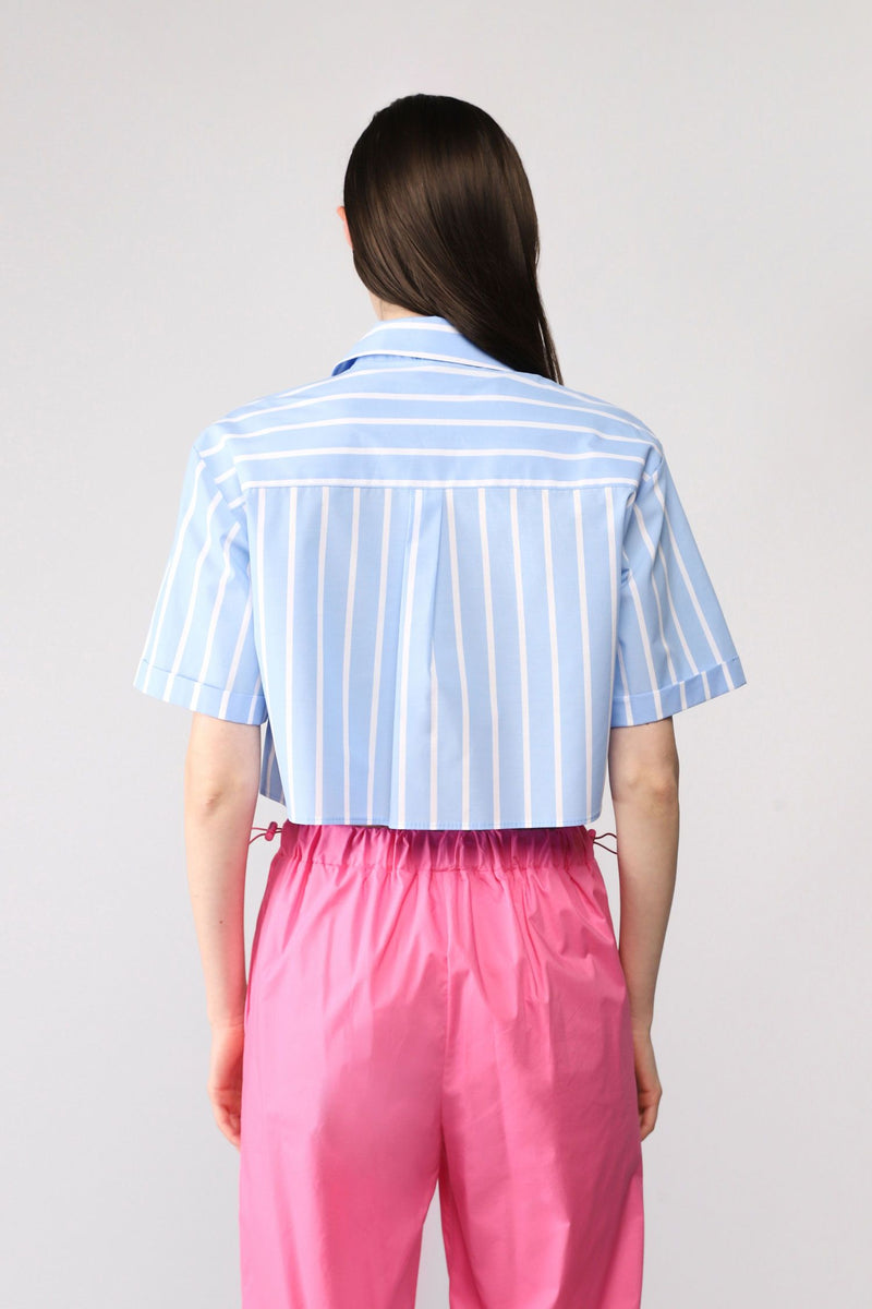 Chemise courte à rayures et poche poitrine plaquée