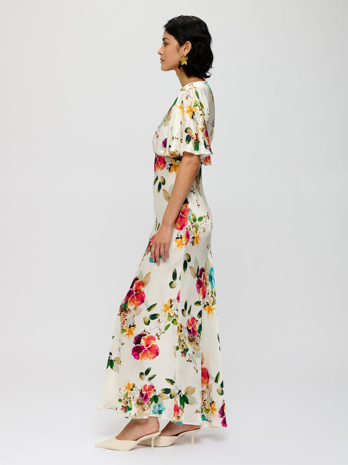 Robe longue en satin à fleurs