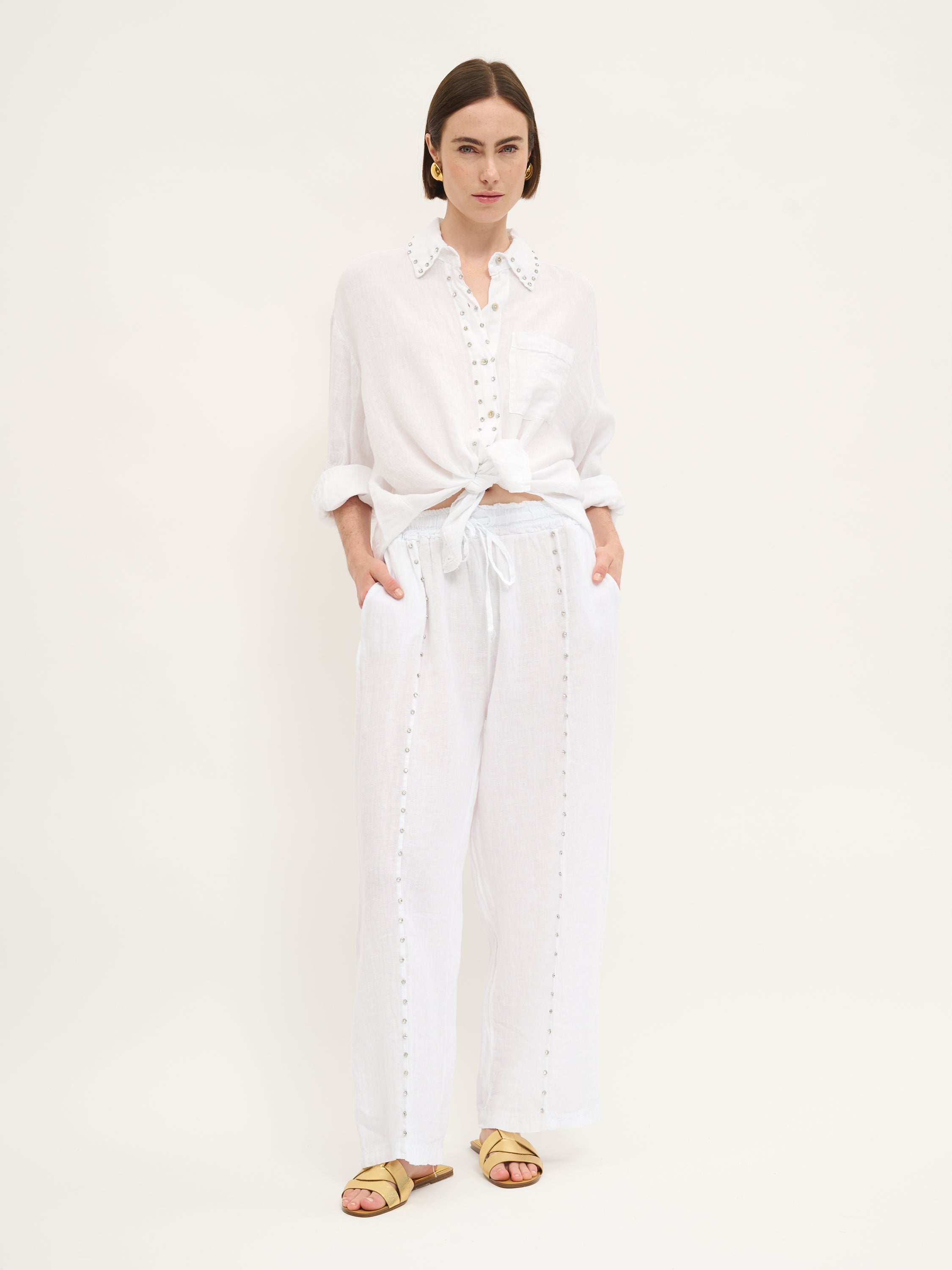 Chemise en lin cloutée