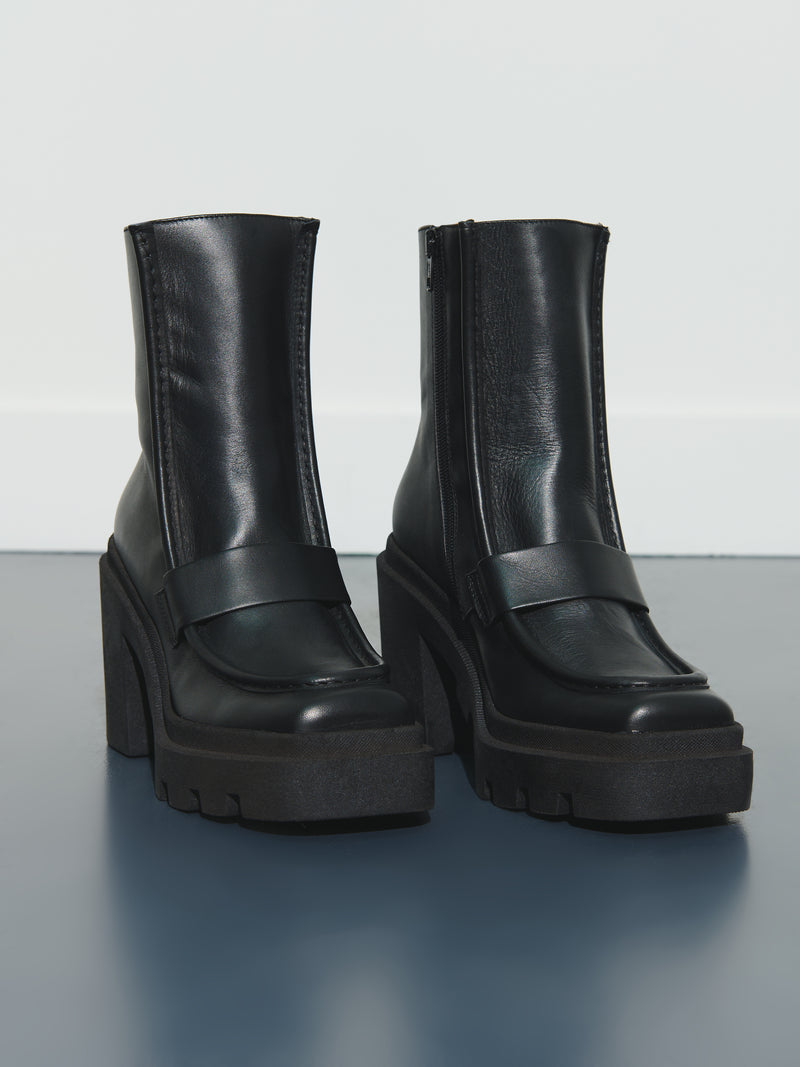Square toe ankle boot