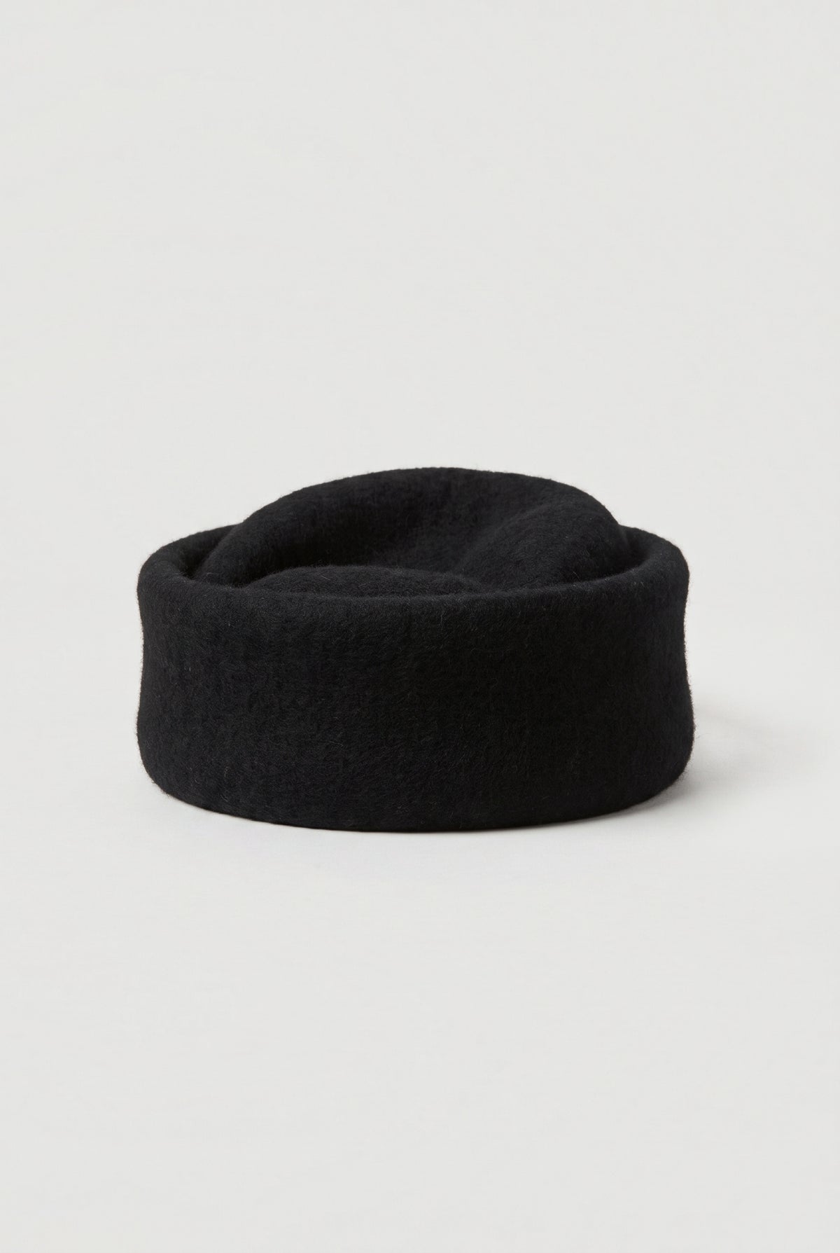 Felt pillbox hat with a turned-up brim - Black - still