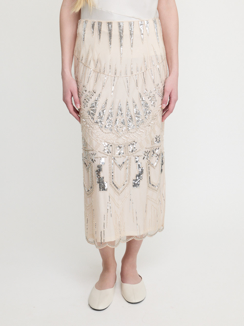Jupe mi-longue ornée de sequins