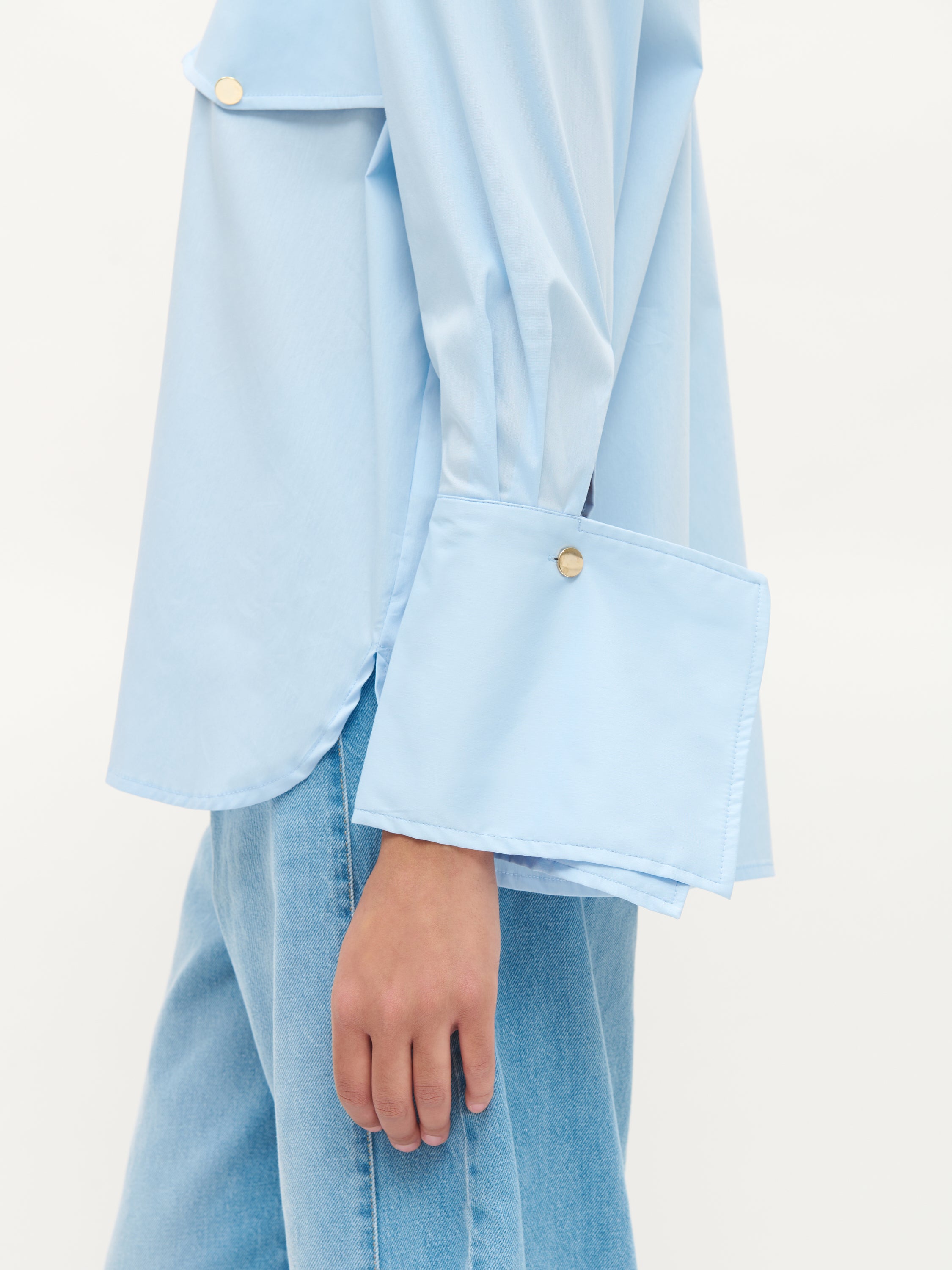 Chemise à poignets surdimensionnés