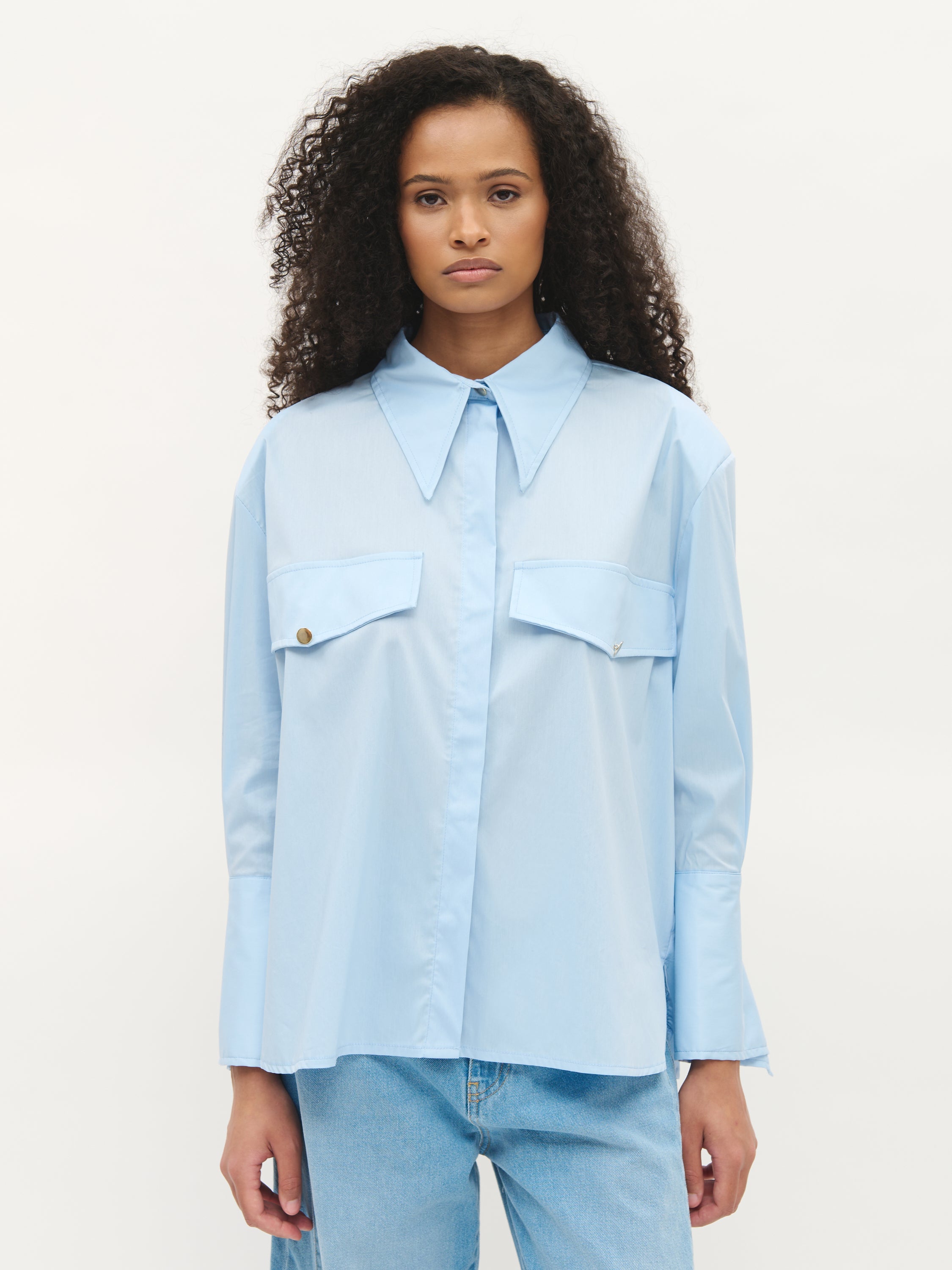 Chemise à poignets surdimensionnés