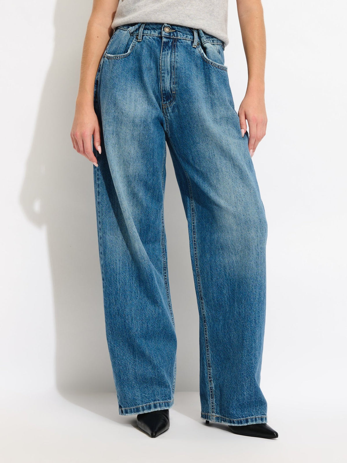 Loose Fit Wide Leg Jeans