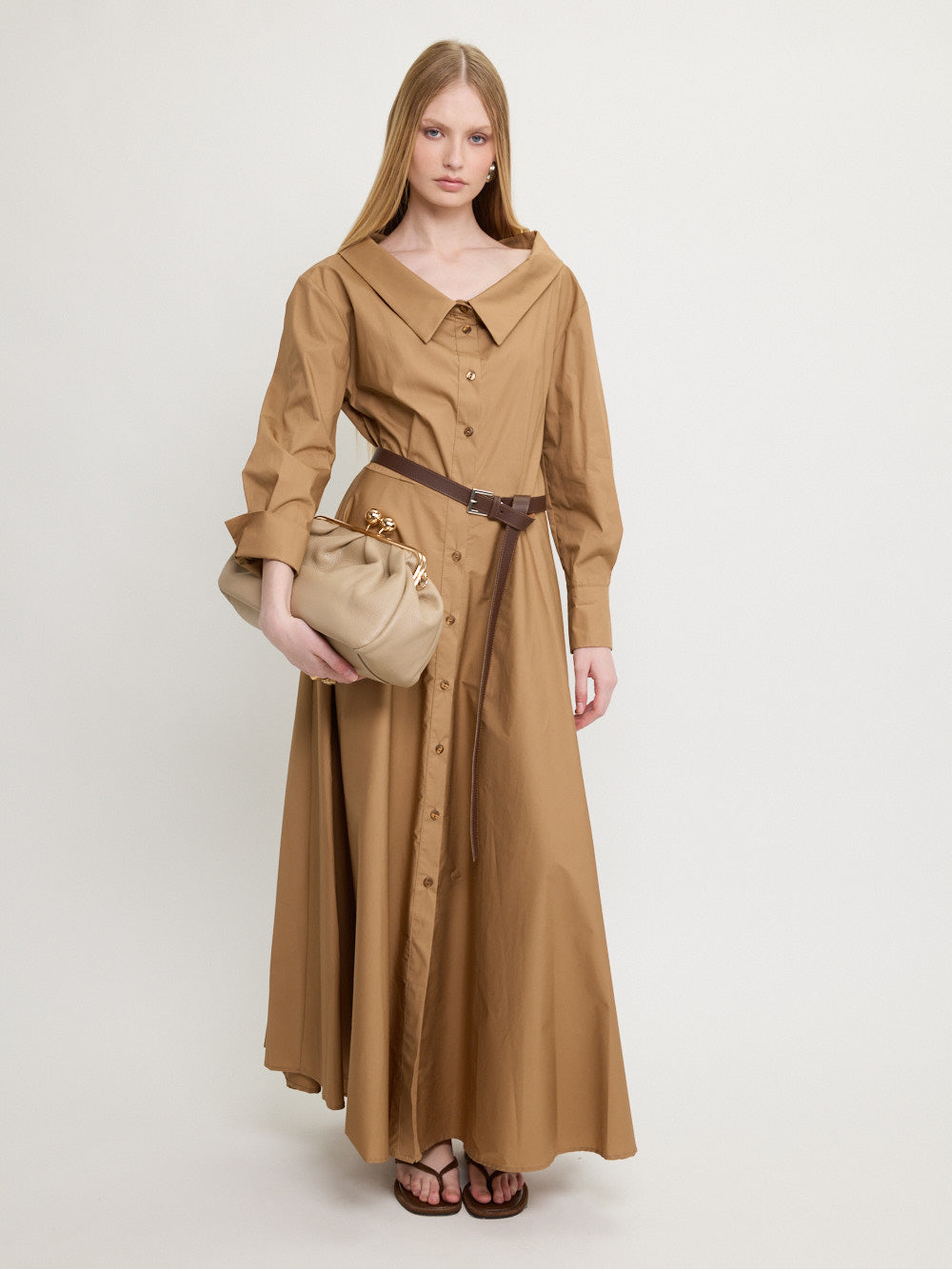 Robe longue ceinturée