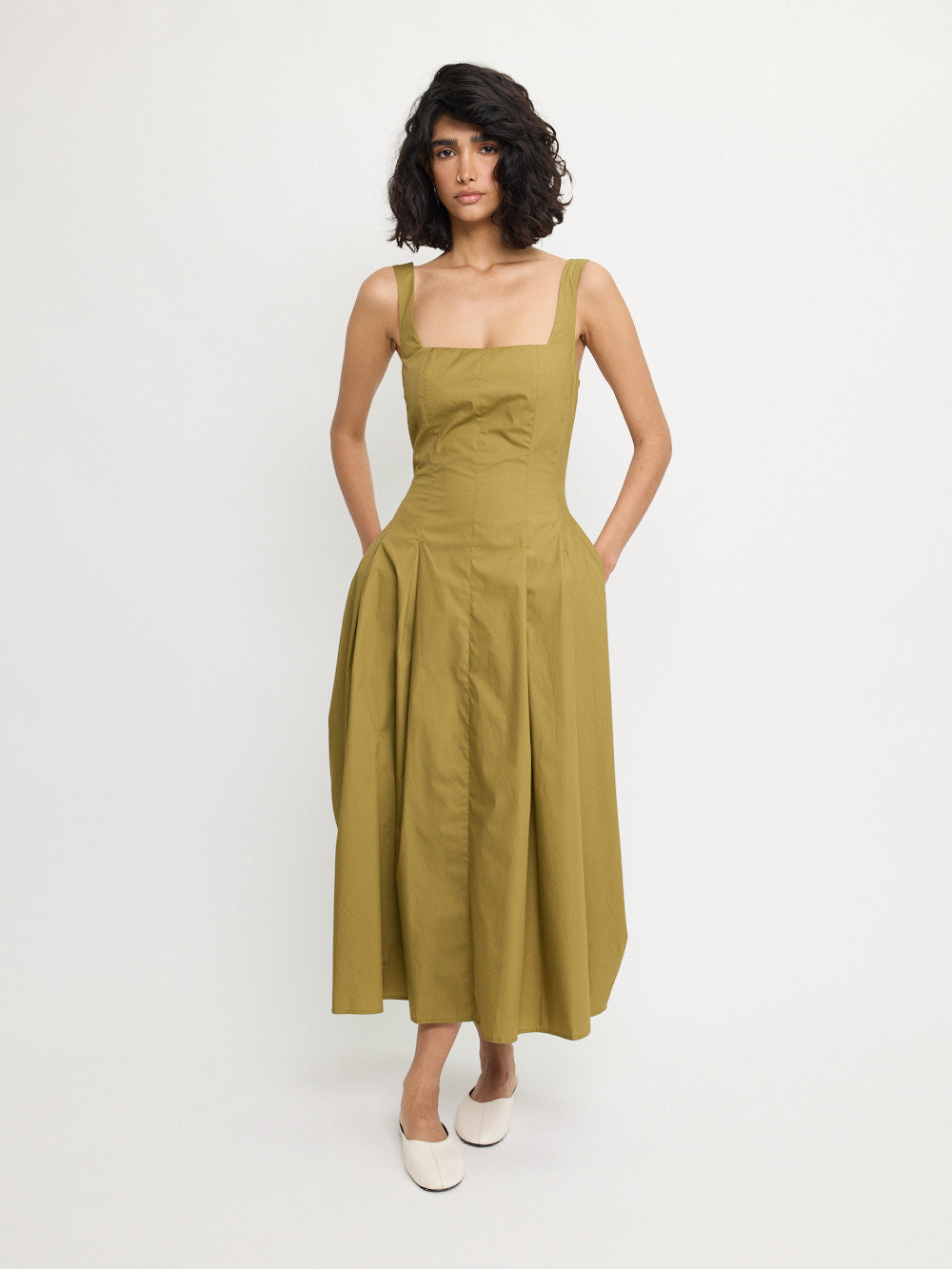 Robe midi à encolure carrée