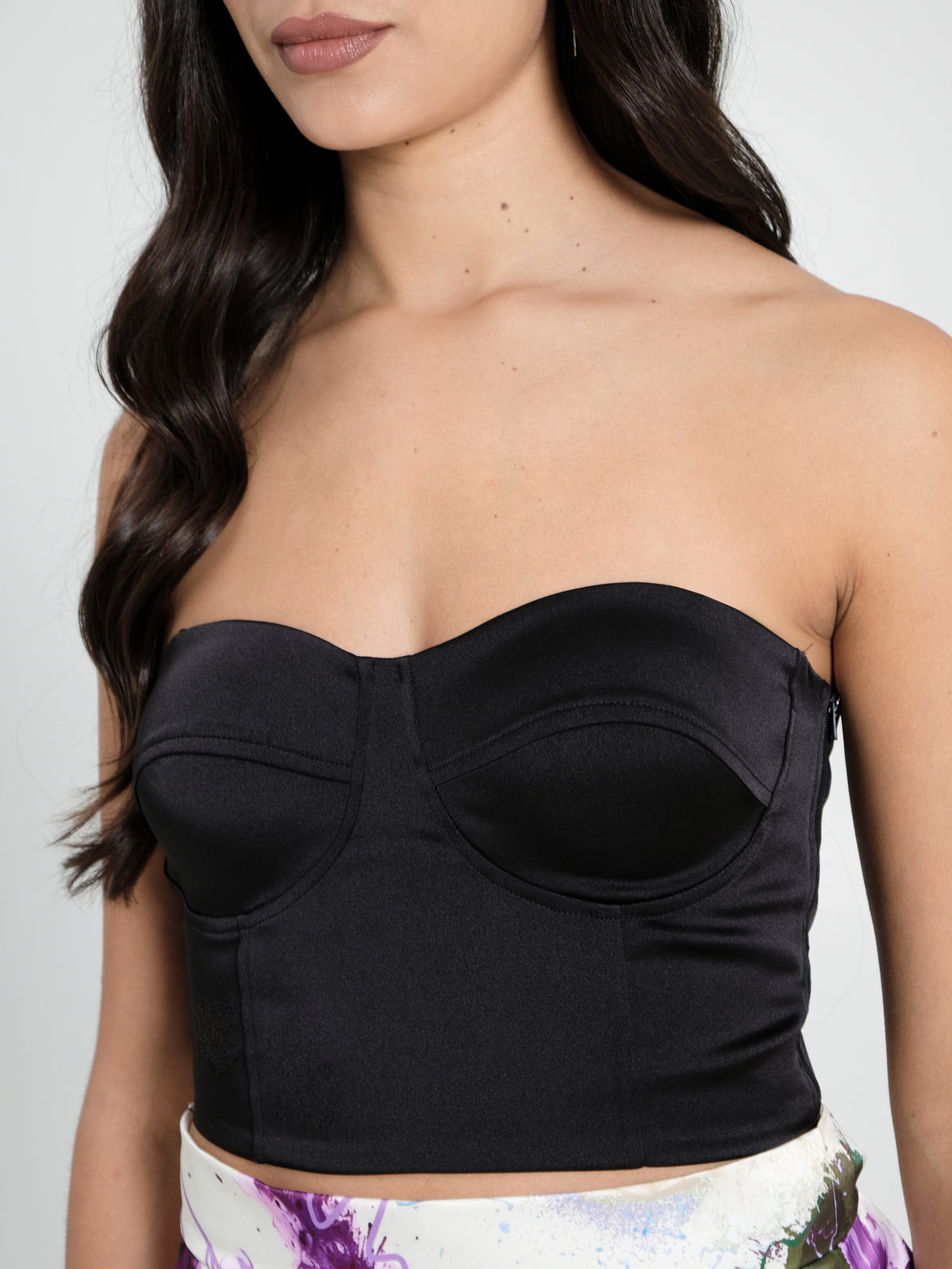 Haut corset noir en satin structuré