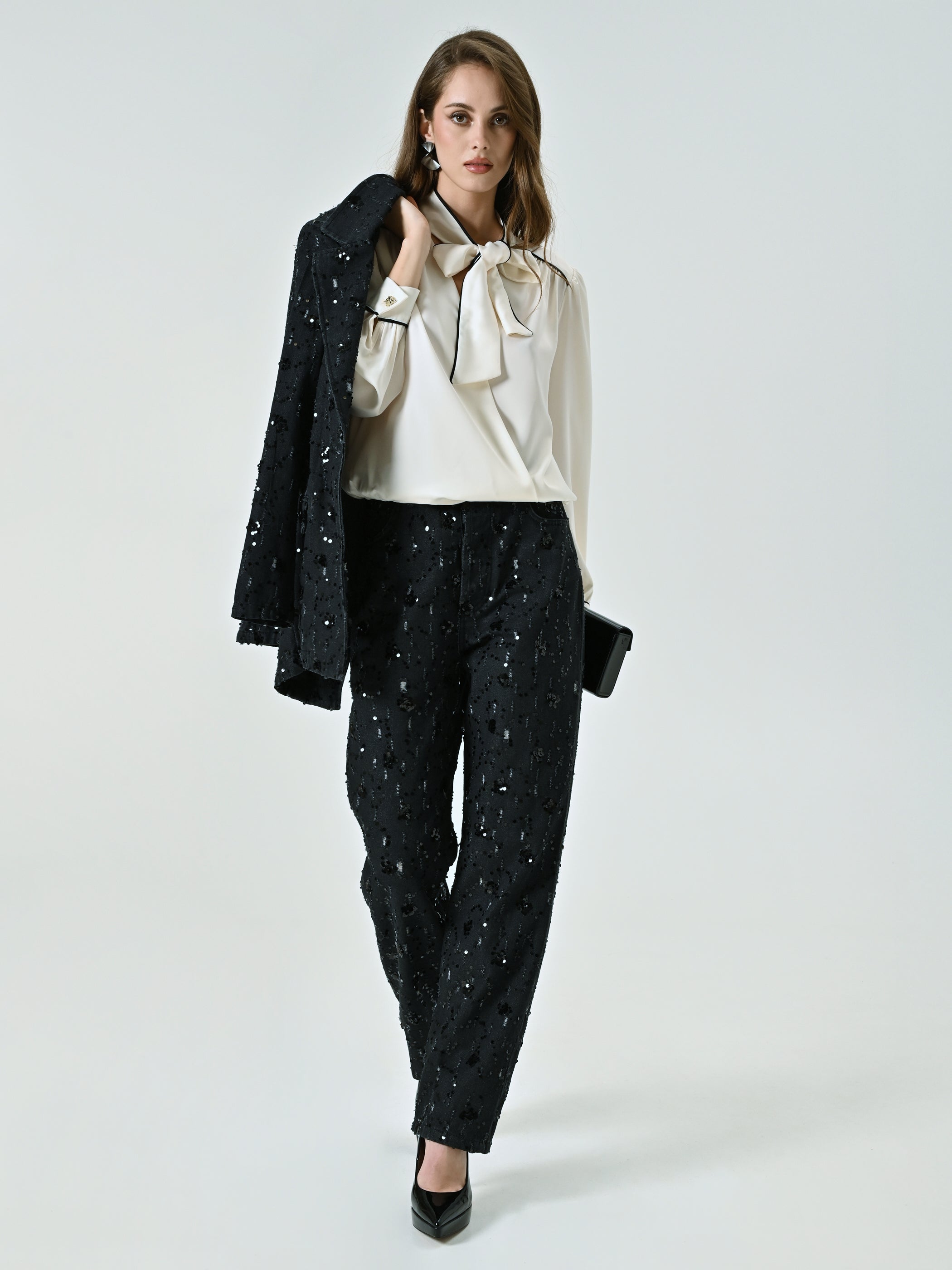 Pantalon en jean orné de paillettes