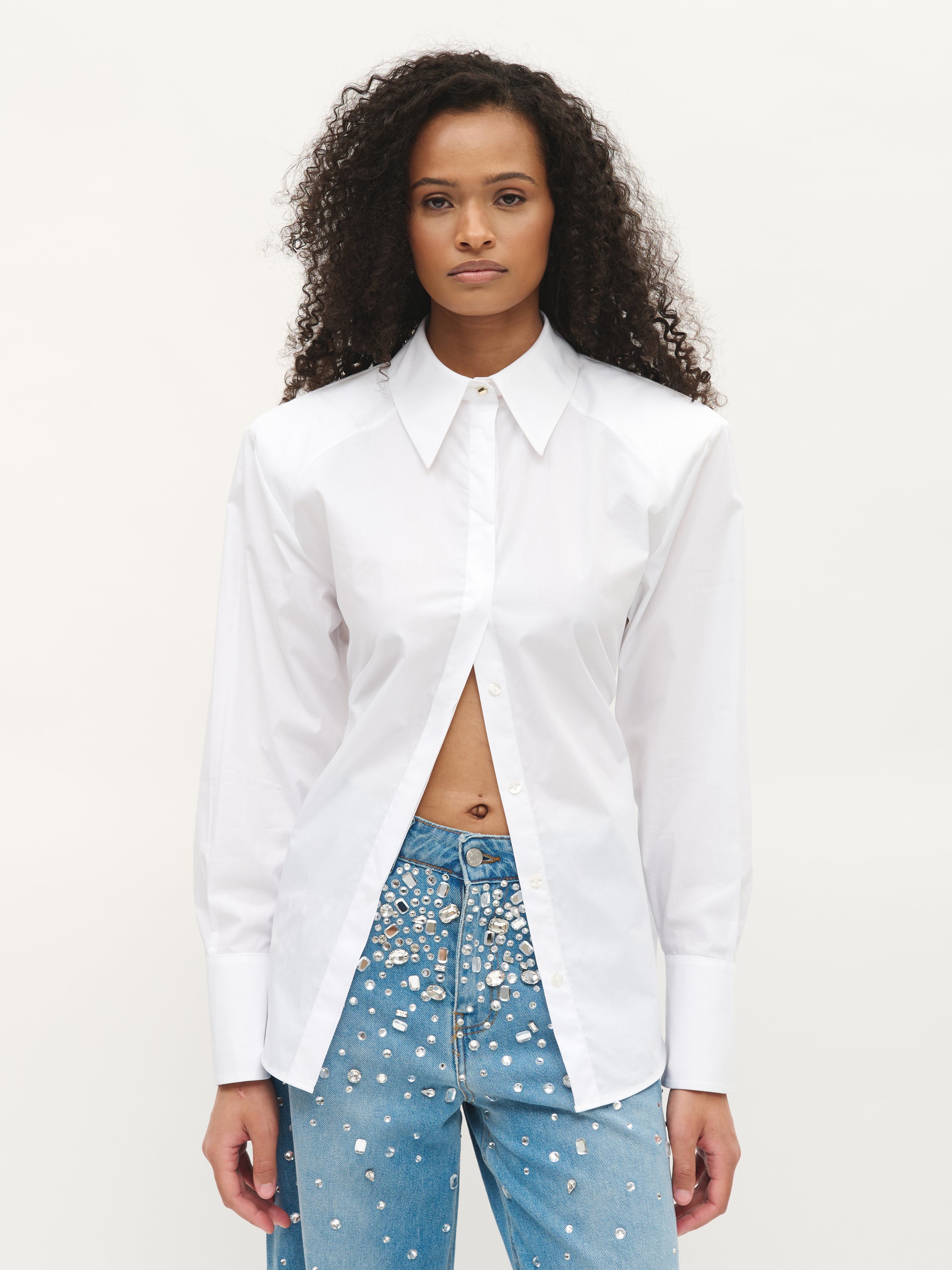 Chemise à épaules rembourrées