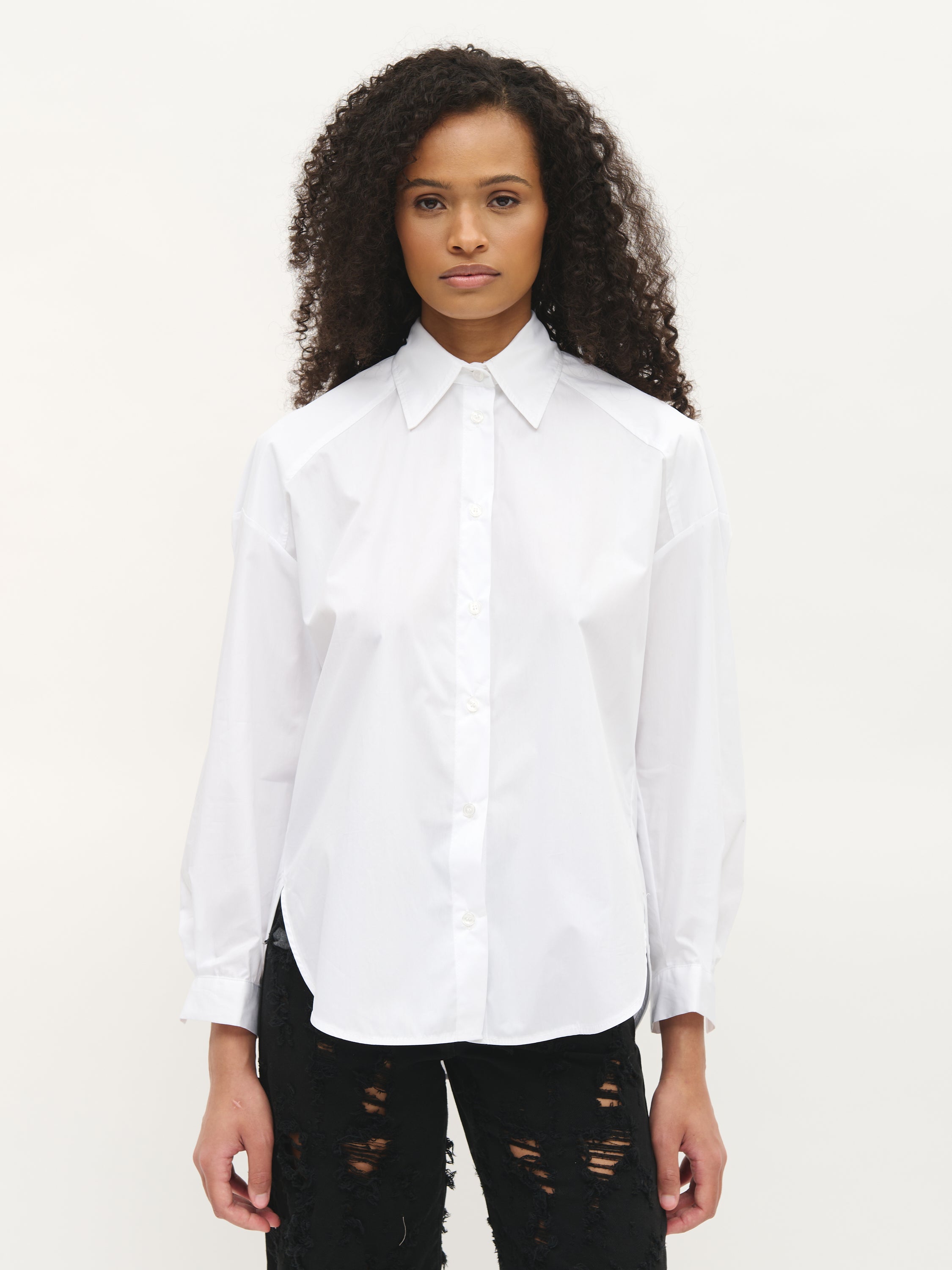 Shirt with classic collar
