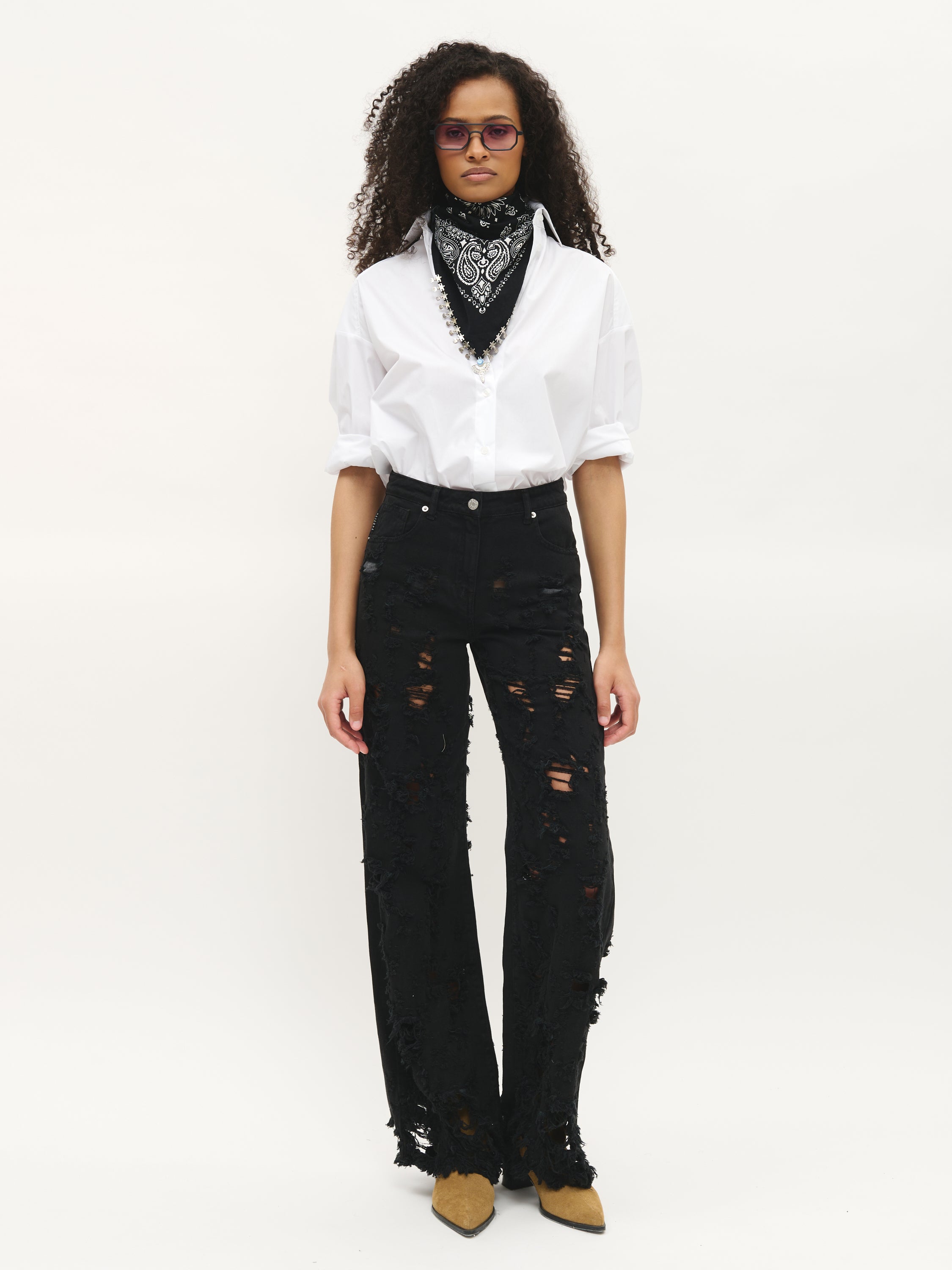 Shirt with classic collar