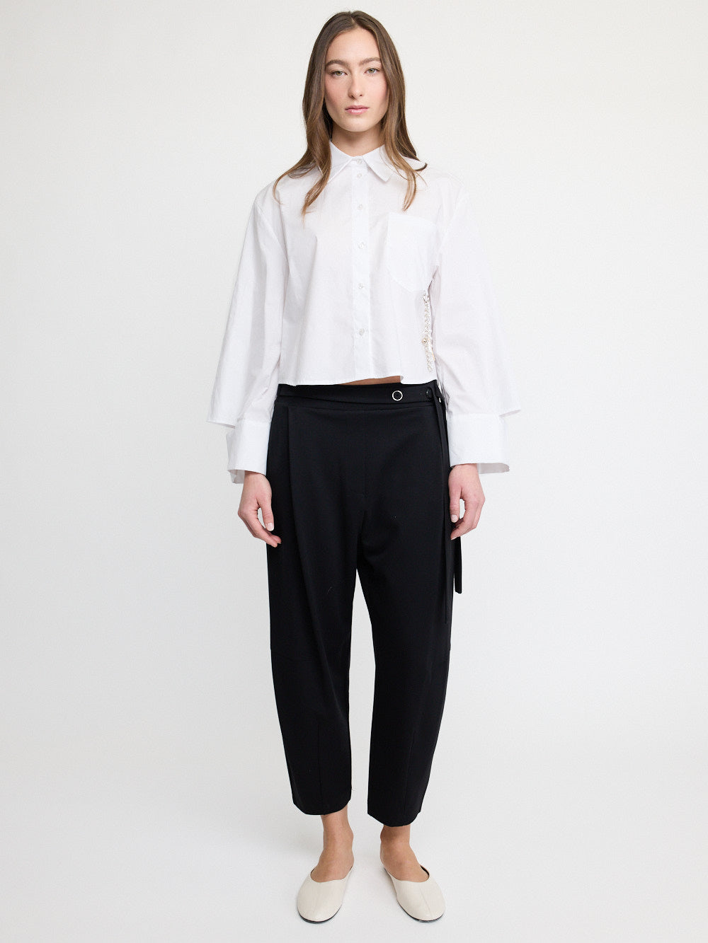 Chemise courte à détail de chaîne
