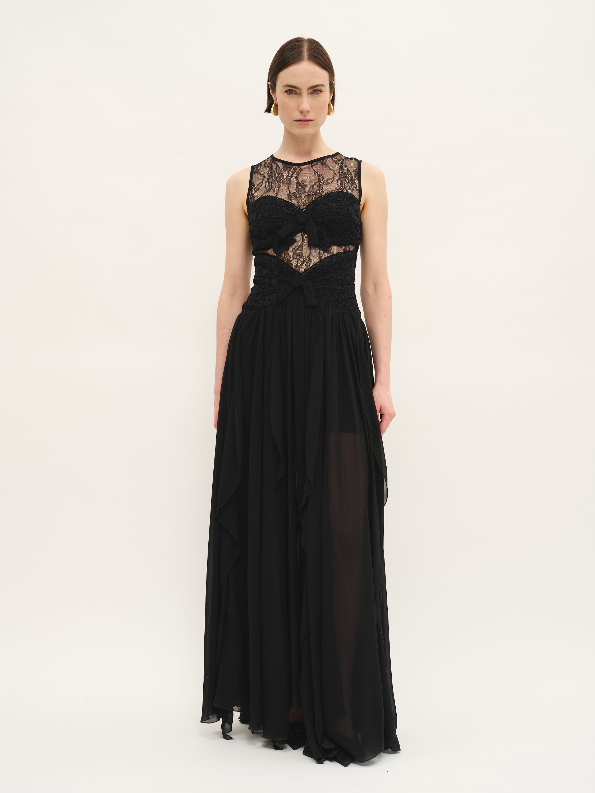 Robe de soirée noire en dentelle transparente et mousseline