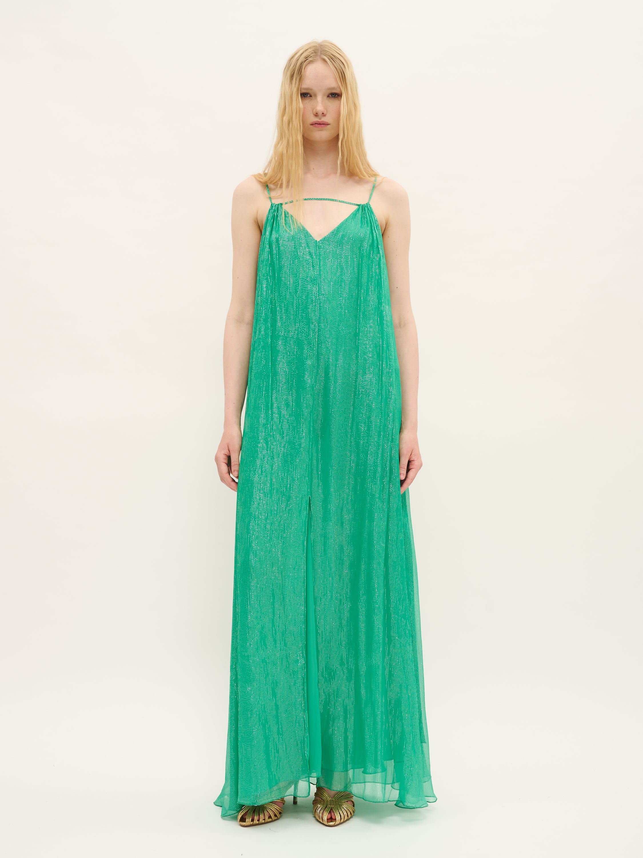 Robe longue en mélange de soie liquide avec détails à bretelles