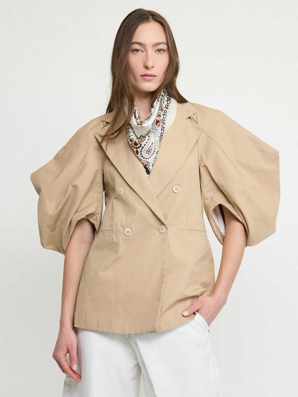 Blazer structuré à manches bouffantes