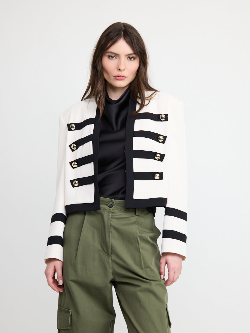 veste courte boutonnée