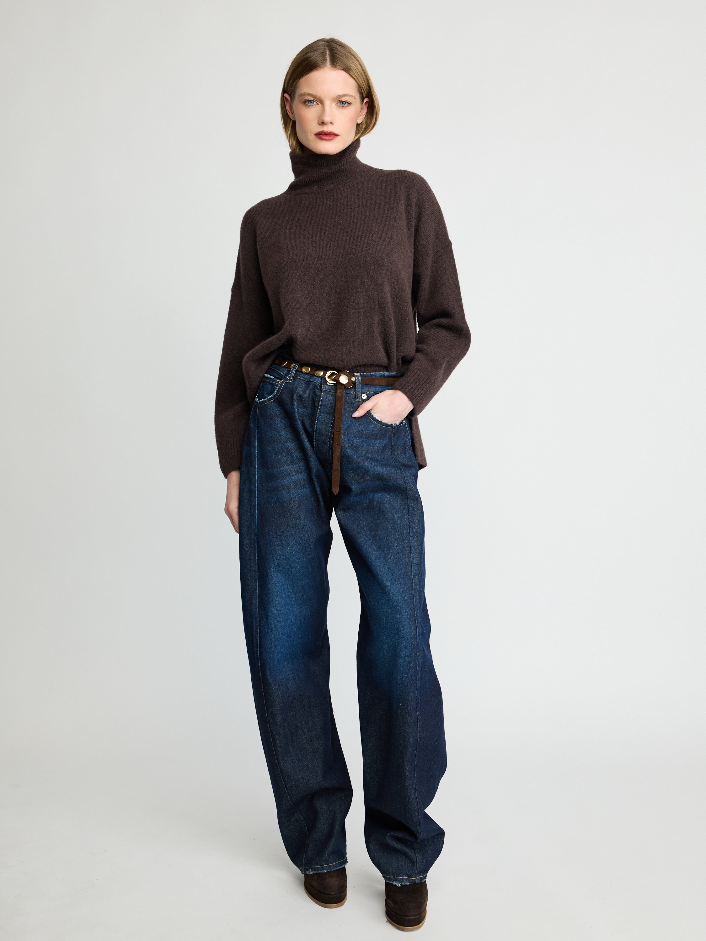 Indigo Barrel-Leg Jeans