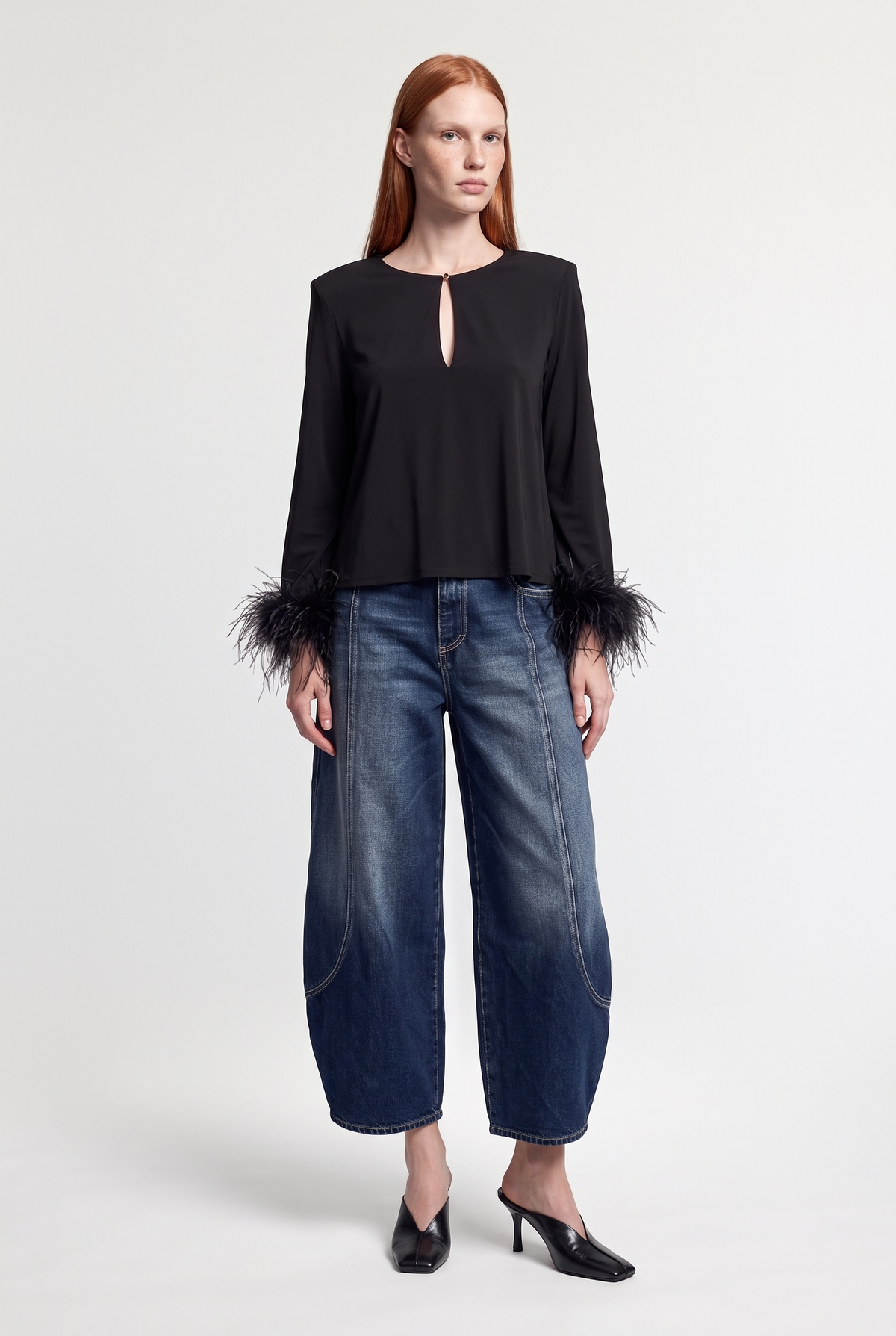 Dark barrel jeans - Blue Denim - front view
