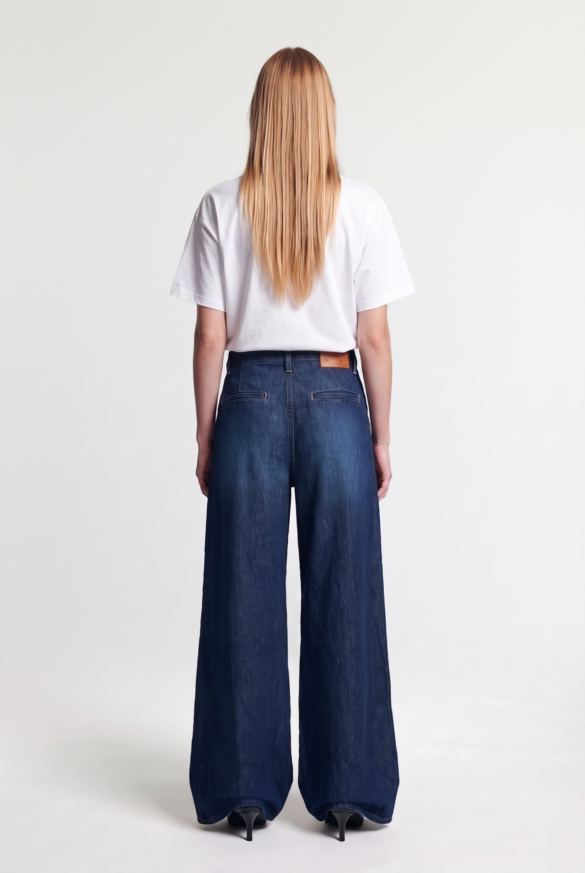 Pleated super-wide jeans - Blue Denim - back view