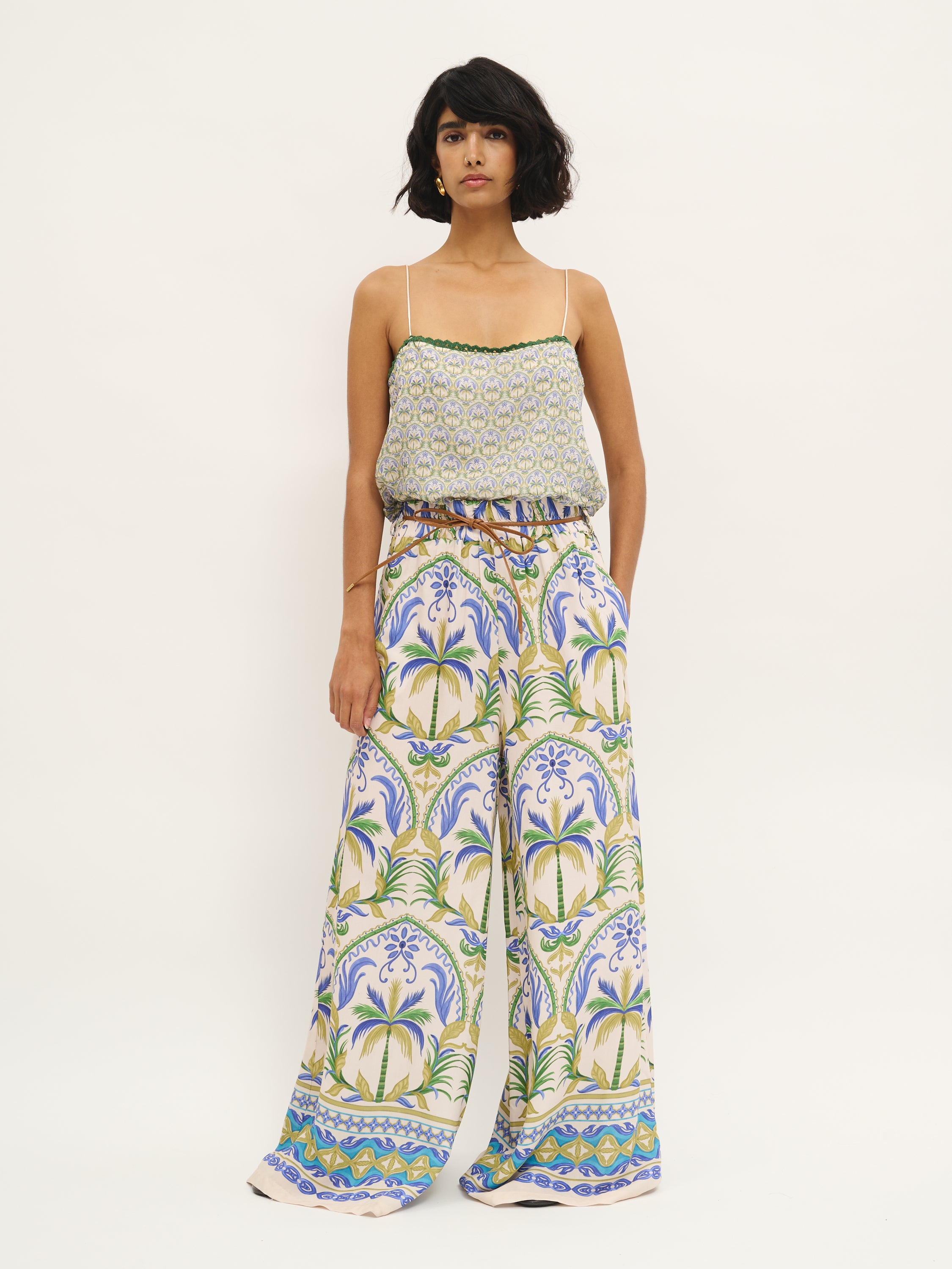 Pantalon large à imprimé palmier