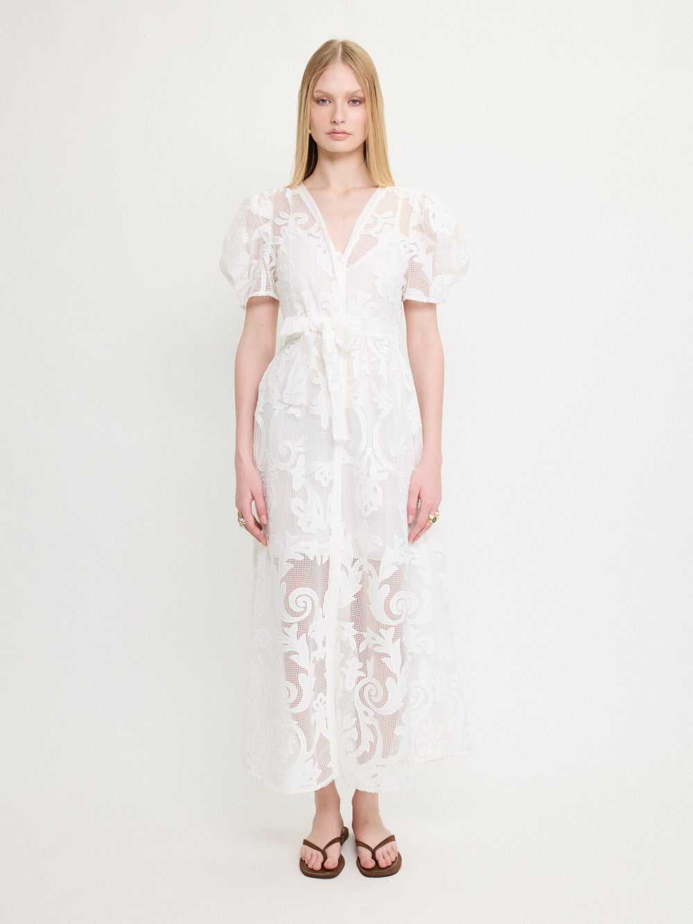 Robe boutonnée en dentelle