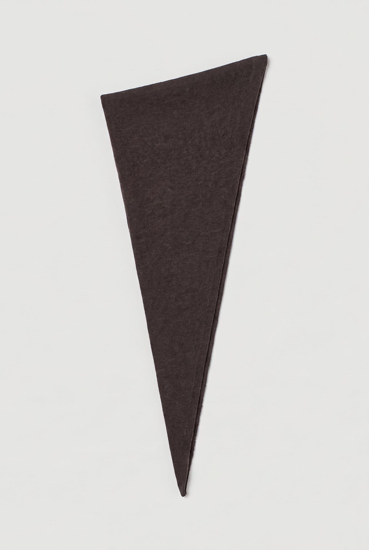 Knitted triangle scarf - Brown - flat lay, long