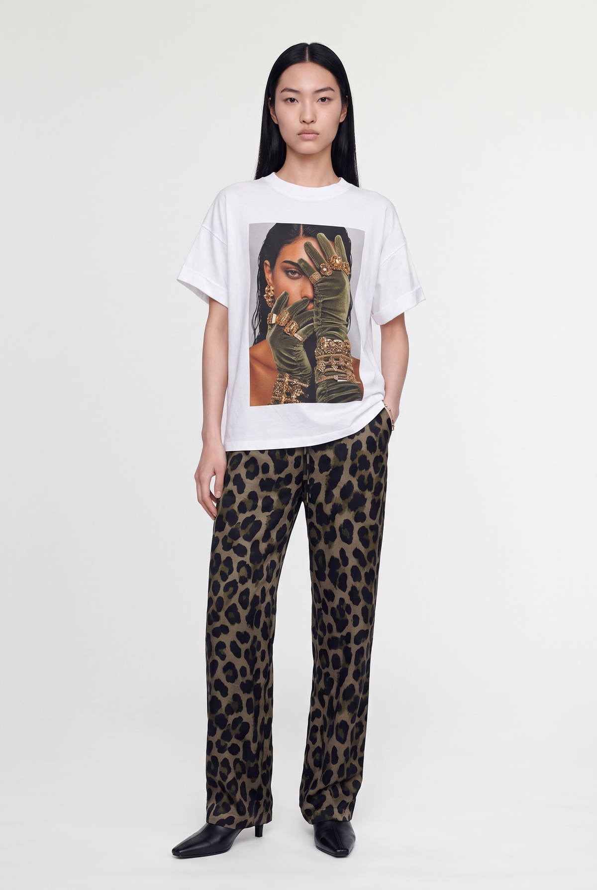 Portrait Graphic T-Shirt - White - front view