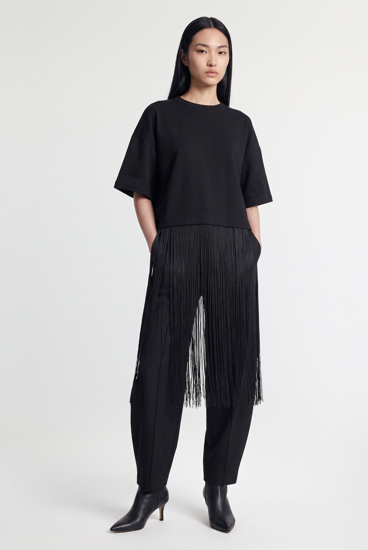 Fringe-Hem Boxy T-Shirt - Black - front view
