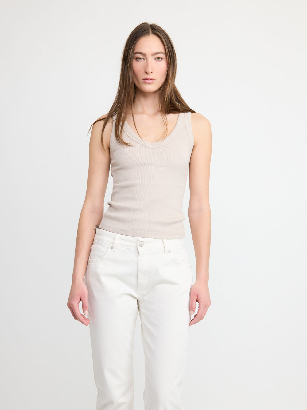 DÉBARDEUR CÔTELÉ À COL EN V