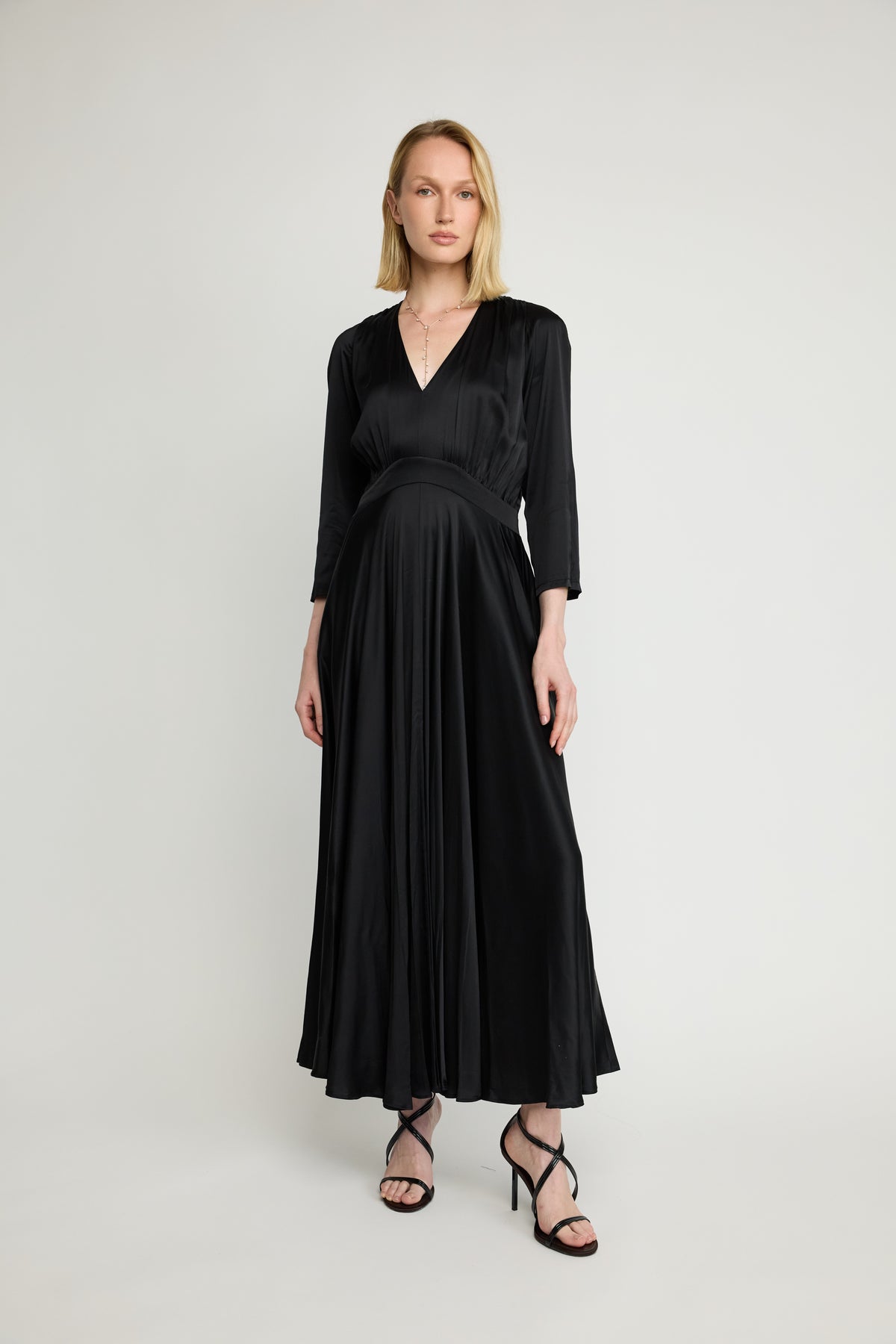 Long Sleeve V-Neck Maxi Dress - Maska
